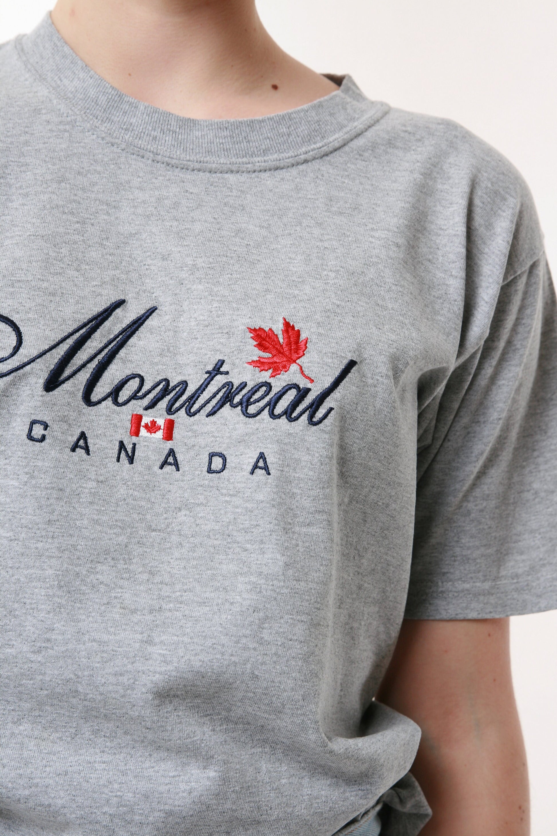 90s Embroidered Montreal Canada Vintage Cotton T-shirt 16727