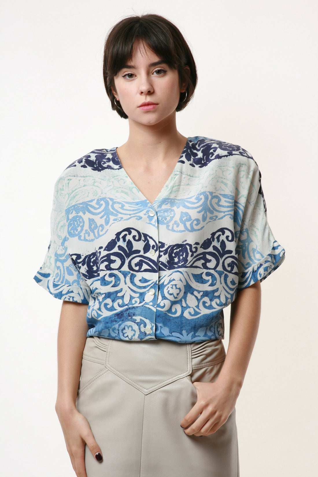 100% SILK Leightweight 80s Vintage Abstract Pattern Luxury Style Short Sleeve Shirt Blouse 1890