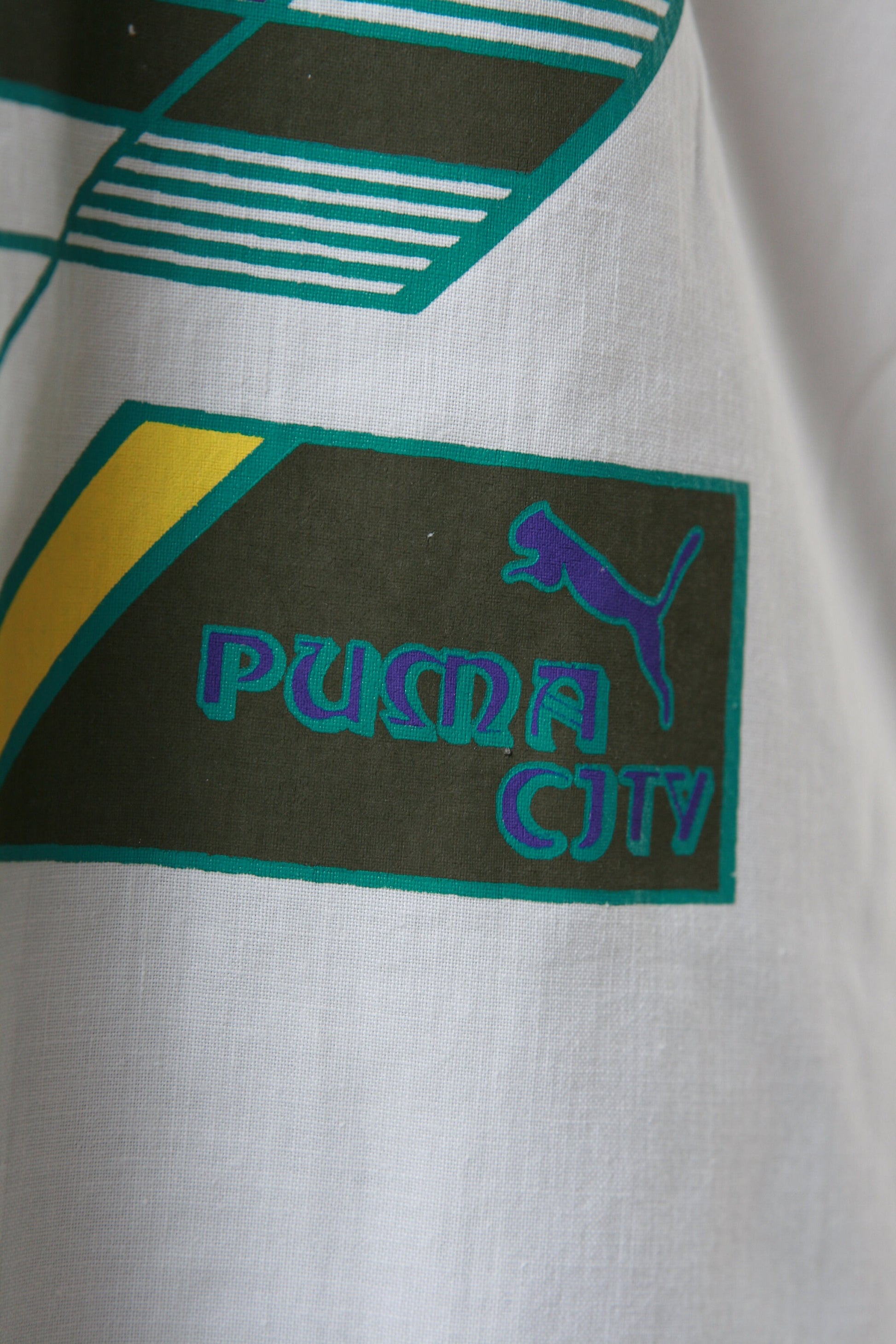 90s Vintage PUMA Graphic Print Vintage T-shirt 17908