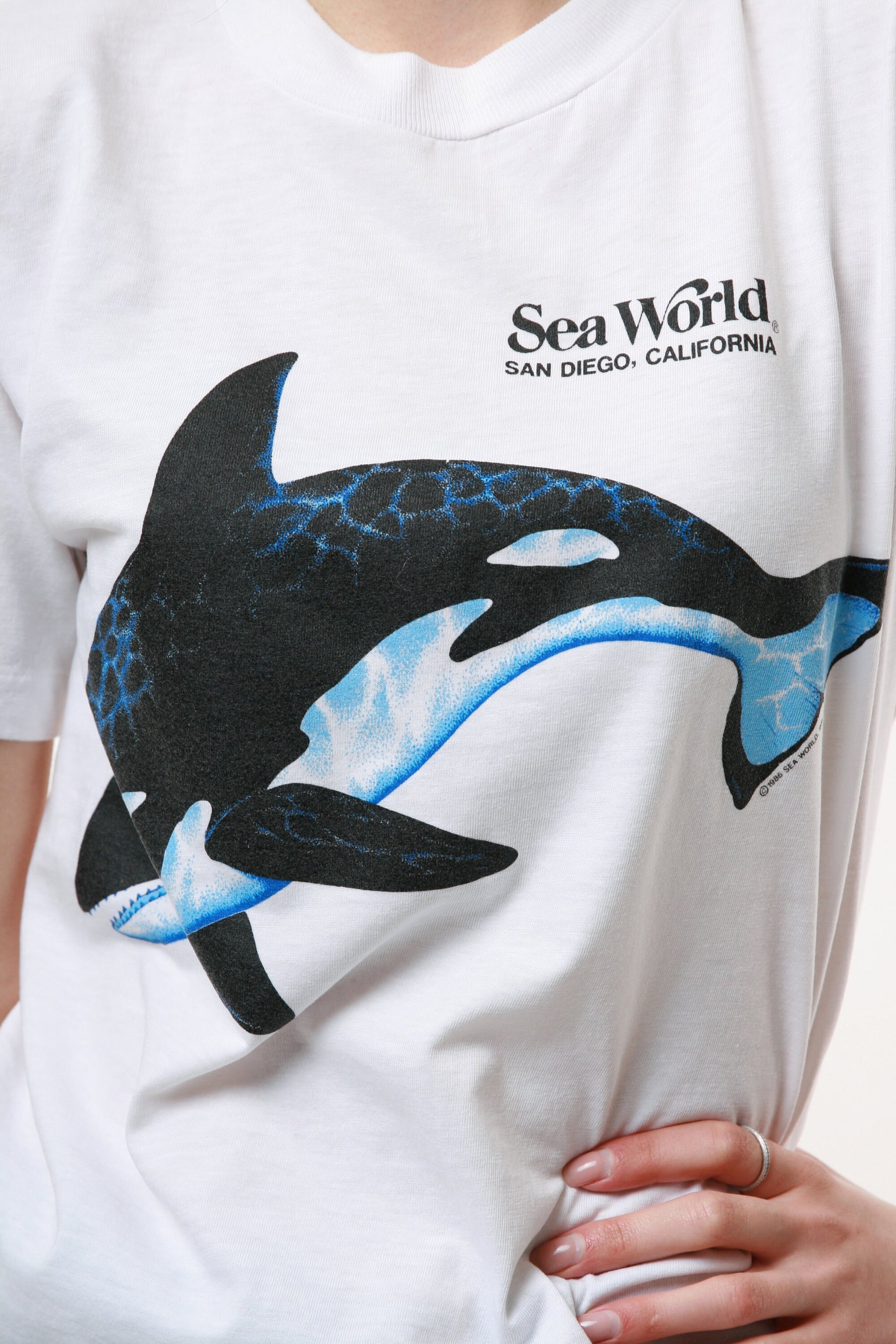 1986 SEA WORLD Vintage Graphic Print White Tee Shirt T-shirt 18207