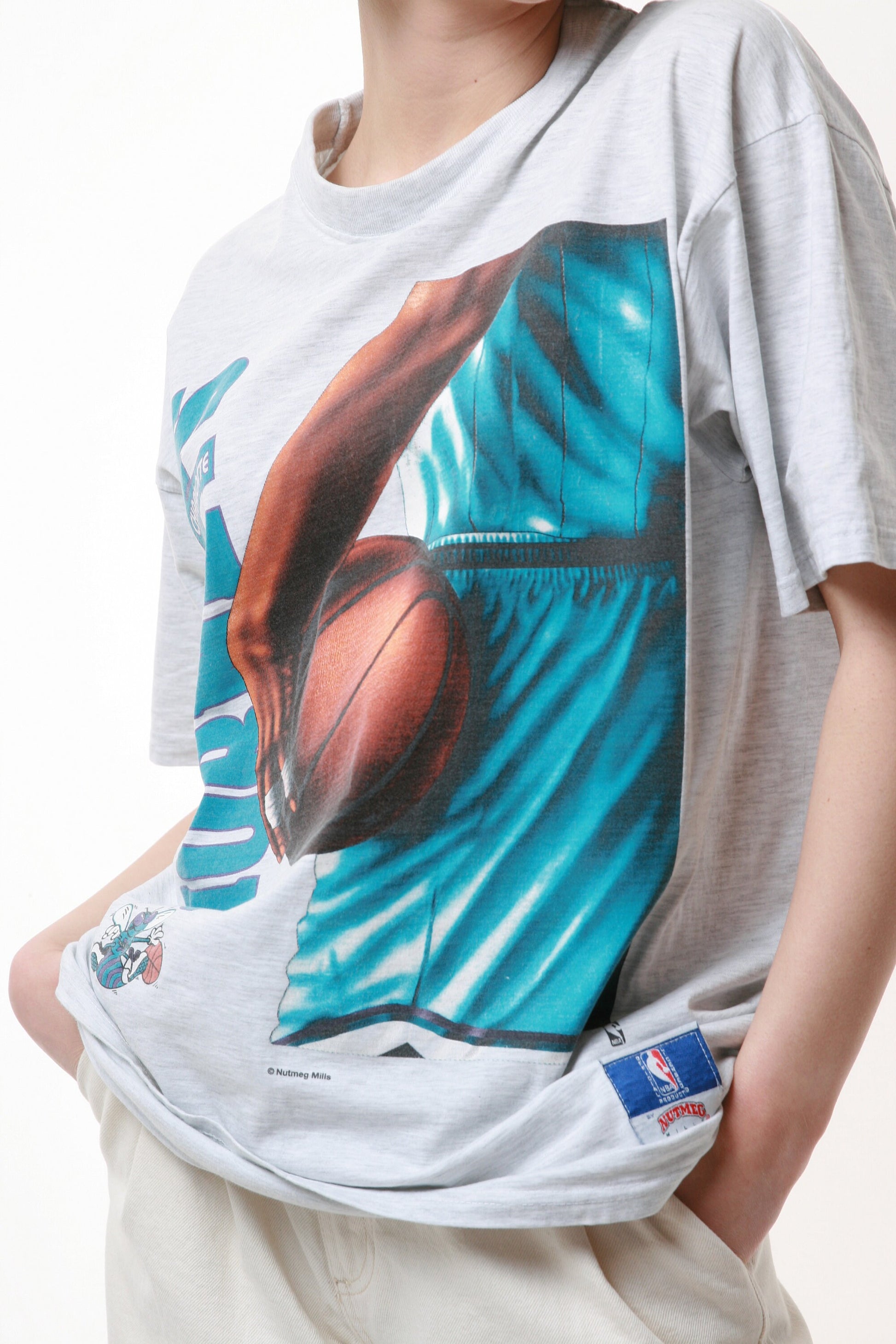 90s NBA HORNETS Vintage Oldschool Graphic Print Woman Clothing Logo Short Sleeves Girlfriend Gift Present T-shirt 17257