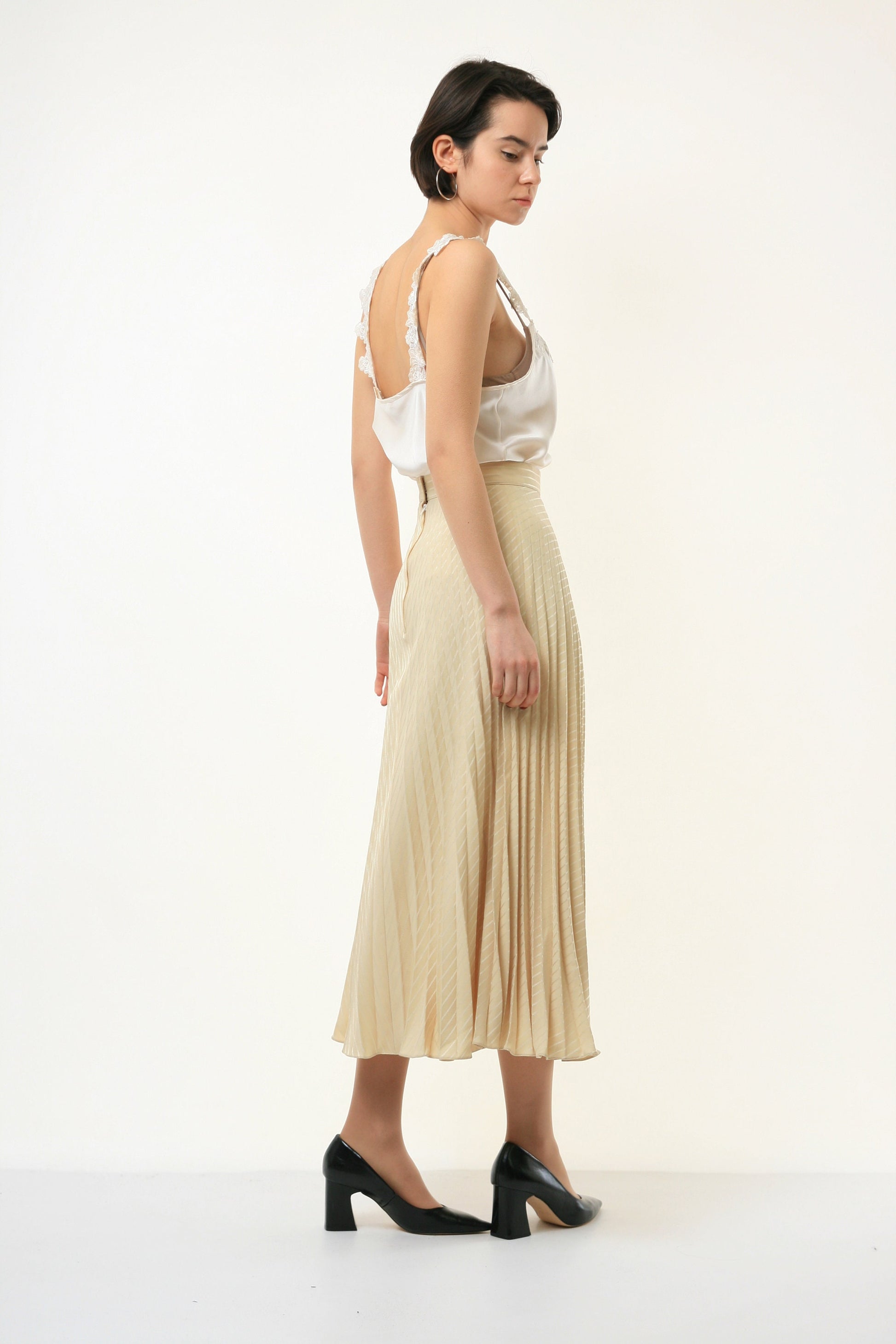 70s Vintage Gold High Waisted Down Pleasted Midi Skirt size S Small 3806/ Vintage Woman Classic Skirt/ Retro Woman Gold Skirt size Small