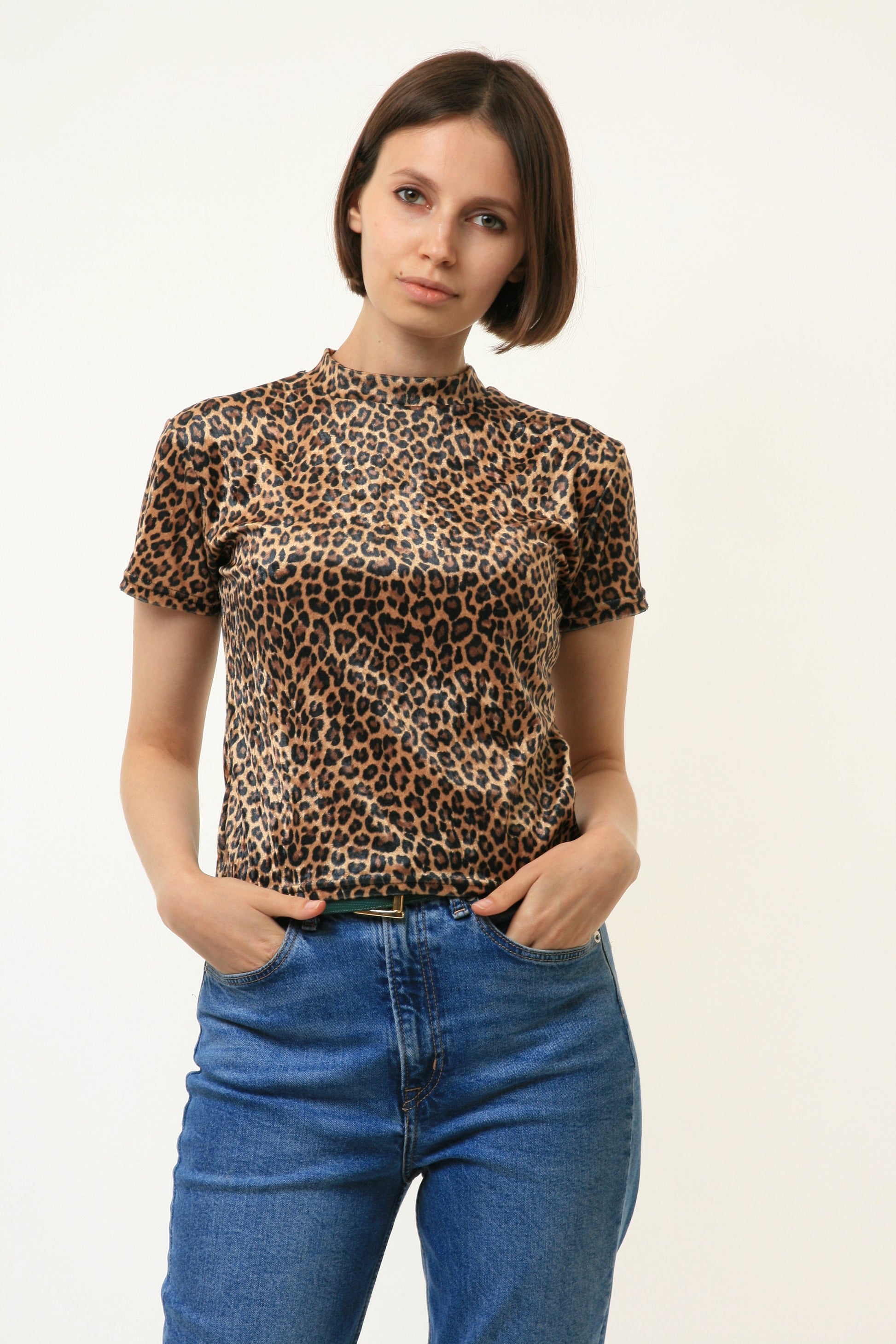 80s Vintage Woman Animal Print Short Sleeve Top size S M/ Vintage Woman Clothing/ Vintage Woman Tops/ Vintage Woman Jumpers/ 4299