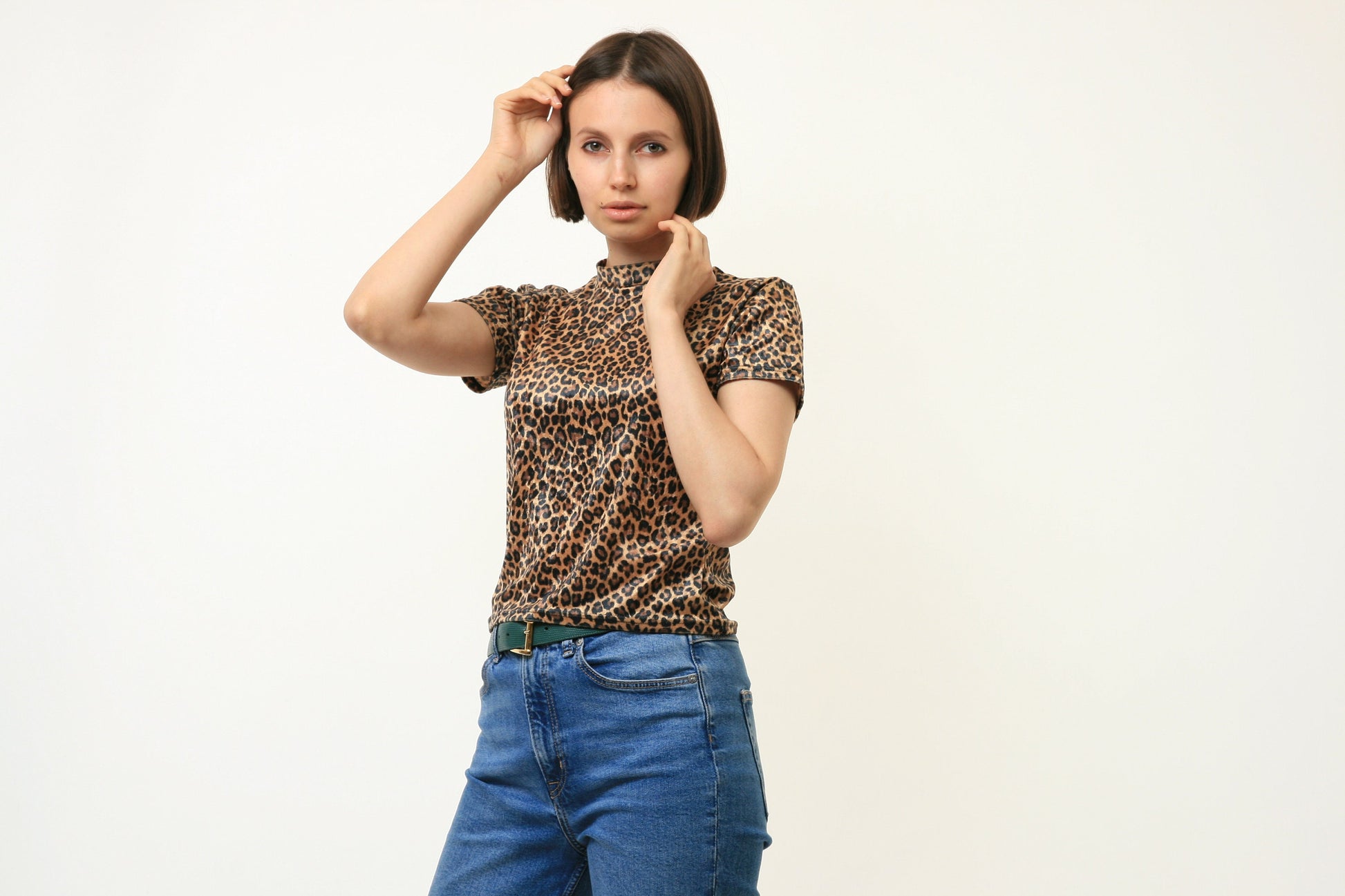 80s Vintage Woman Animal Print Short Sleeve Top size S M/ Vintage Woman Clothing/ Vintage Woman Tops/ Vintage Woman Jumpers/ 4299