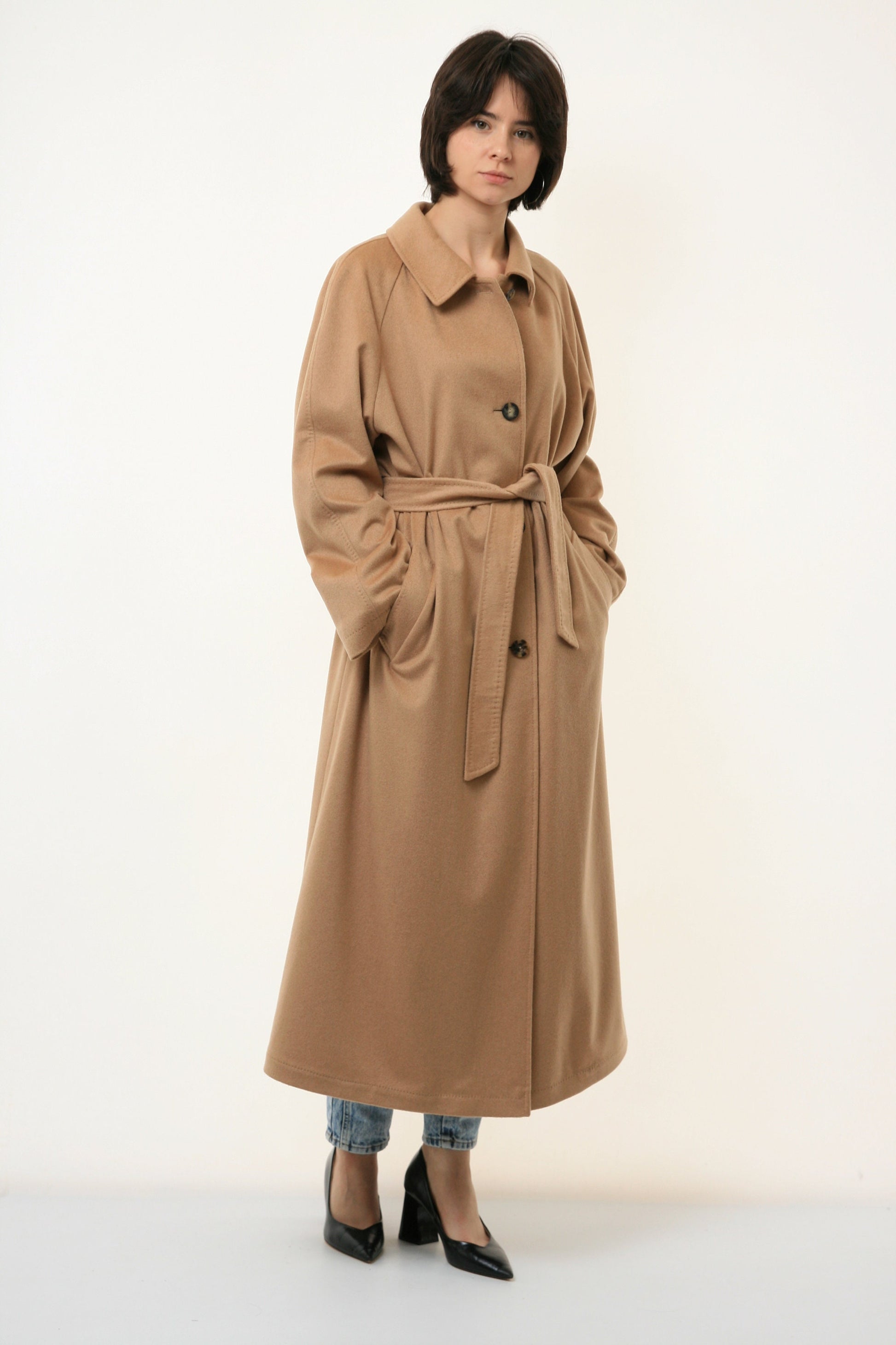 70s Vintage Woman GUANAKO The Most Expensive Wool in the World/ Vintage Wool Calem Coat/ Vintage Woman Beige Wool Coat size M