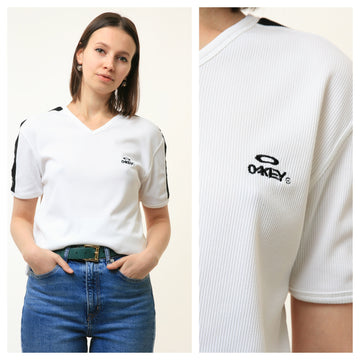 90s Vintage Graphic Print Oakley Woman White Tshirt size M 4744/ Vintage Woman Oakley Clothing/ Vintage Woman Sport White Tshirt