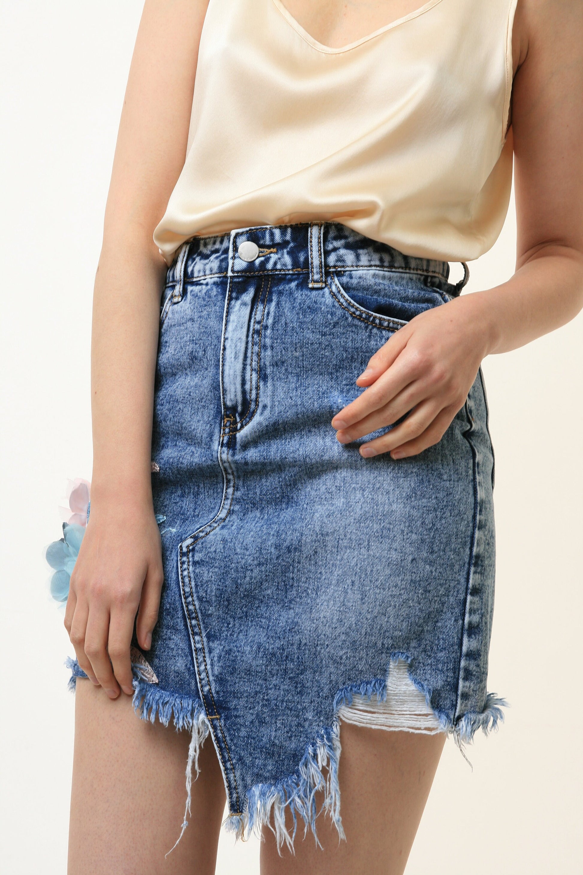 Denim Mini Skirt | 80s Vintage High Waisted Fitted Pencil Skirt Mom Jean Skirt size XS S 4770/ Vintage Denim Mini Skirt with Flowers