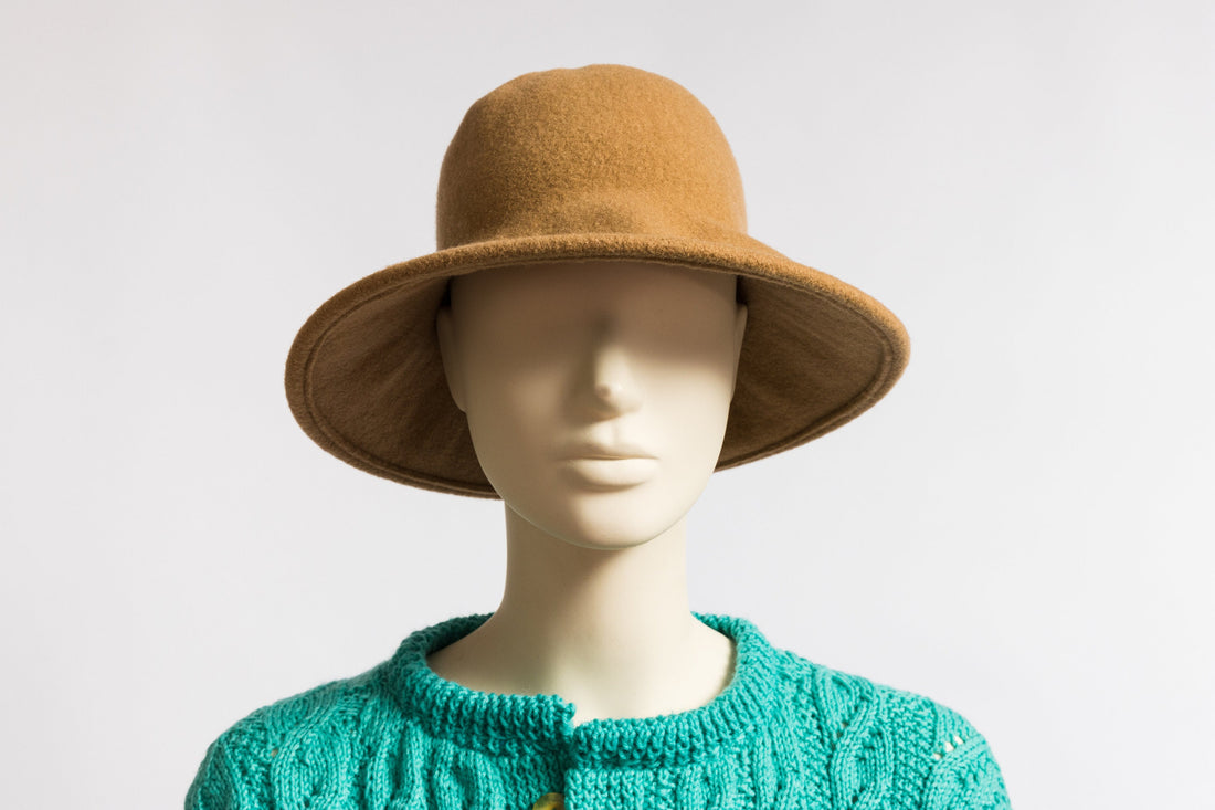 90s Vintage Woman Retro Fedora 100% Wool Hat size M Medium 4905/ Retro Woman Fedora Wool Hat/ Vintage Woman Camel Hat size M Medium