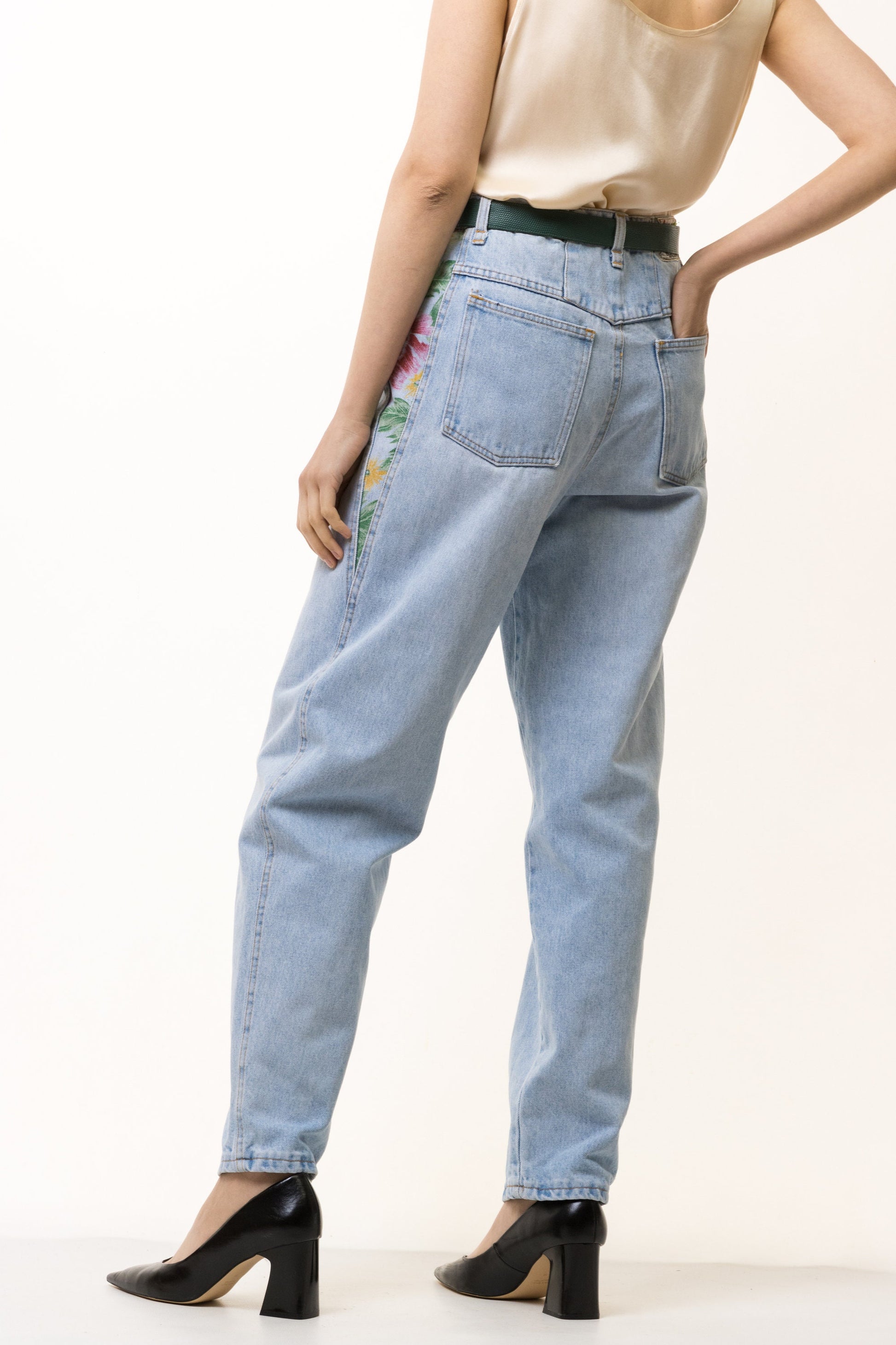 90s Vintage Woman Light Blue MOMs Denim High Waisted Denim Straight Jeans Pants Trousers 4840 Size M Girlfriend Gift/ Vintage Jeans