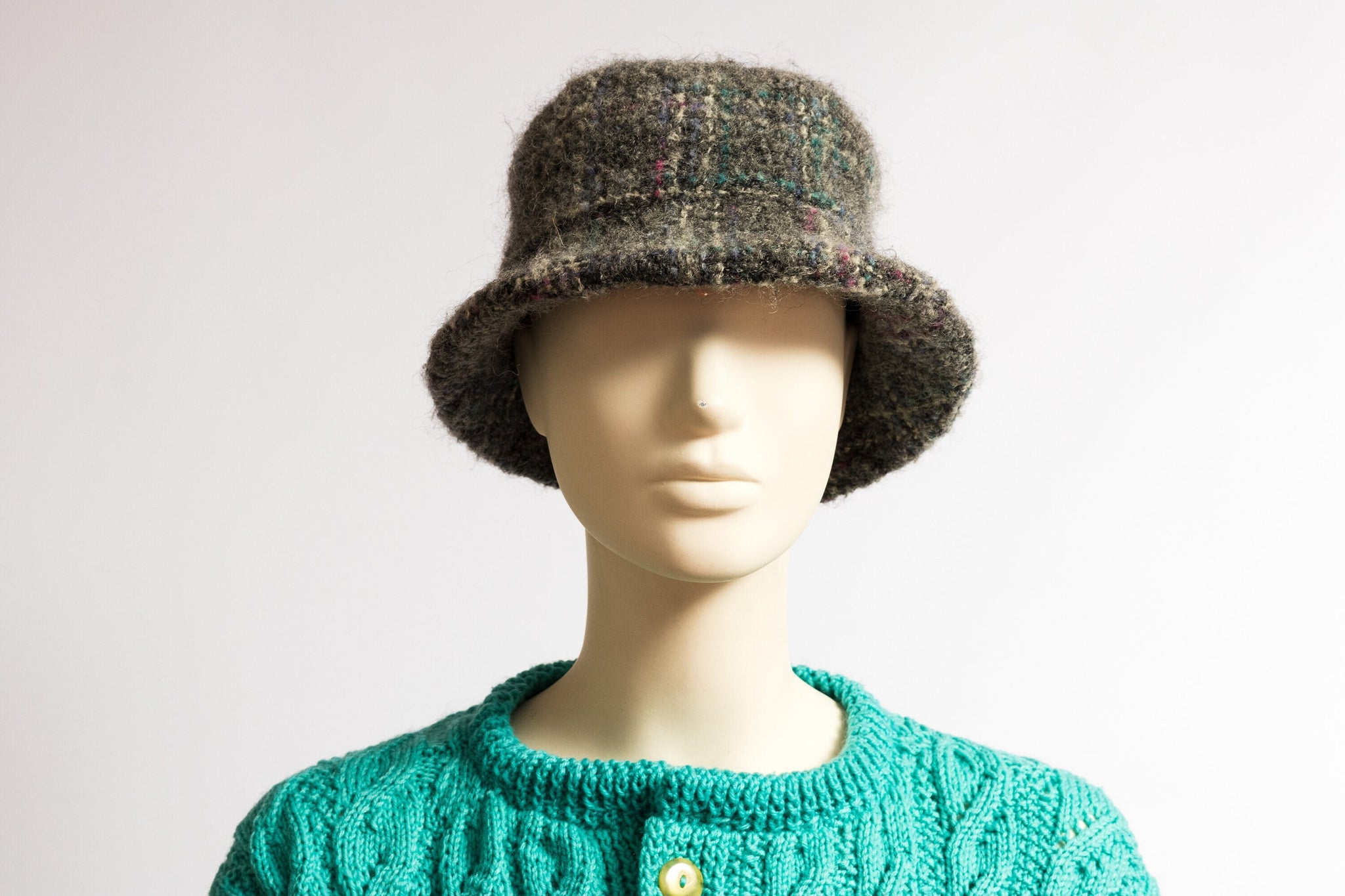 70s Vintage Woman Retro Hat size S Small 4845/ Retro Woman Bucket Wool Hat/ Vintage Woman Checked Hat size S Small/ wool Hat, Church Hat