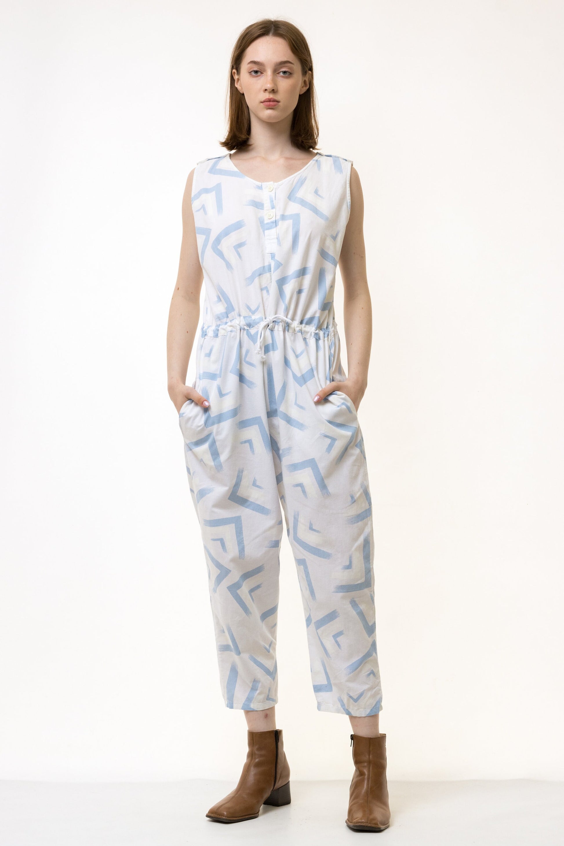 80s Vintage White Blue Woman Straight Legs Short Sleeves Summer Jumpsuit fits M/ 80s Vintage Woman Summer Jumpsuit Romper