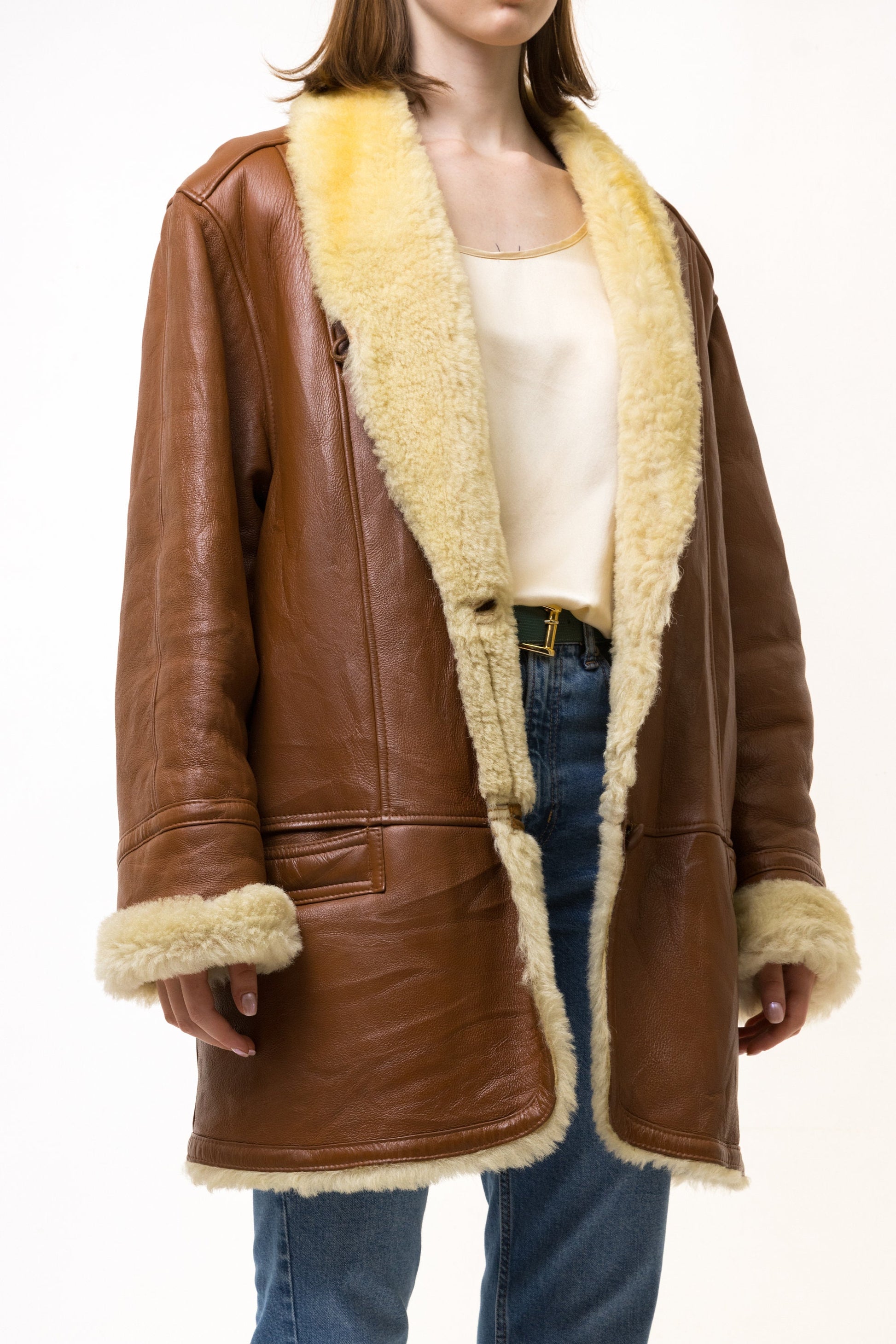 80s Vintage Leather Sheepskin Shearling Fastens Coat size Medium/ Vintage Leather Shearling Coat/ Vintage Woman Winter Leather Coat