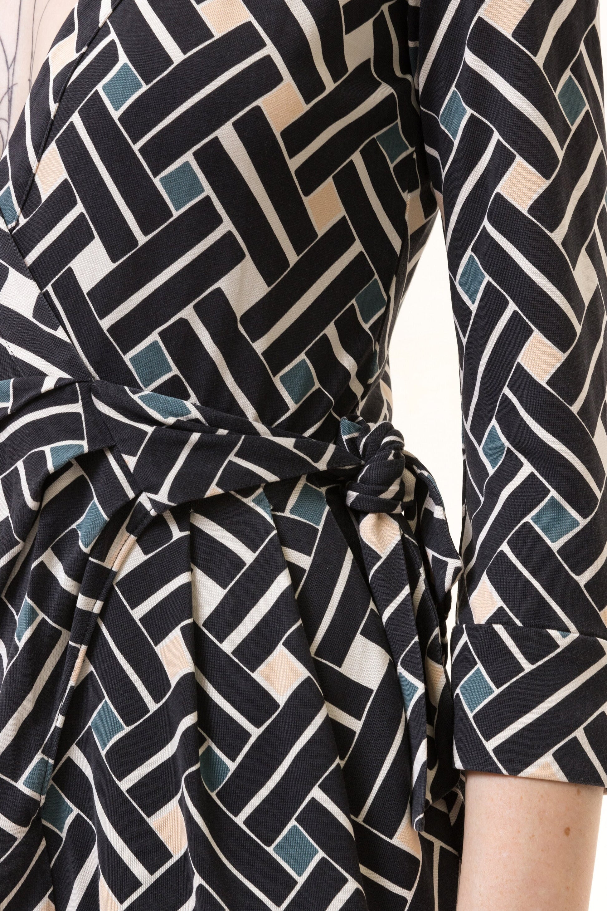 00s Vintage Diane von Furstenberg Wrap Silk Romper size 2 Black and White