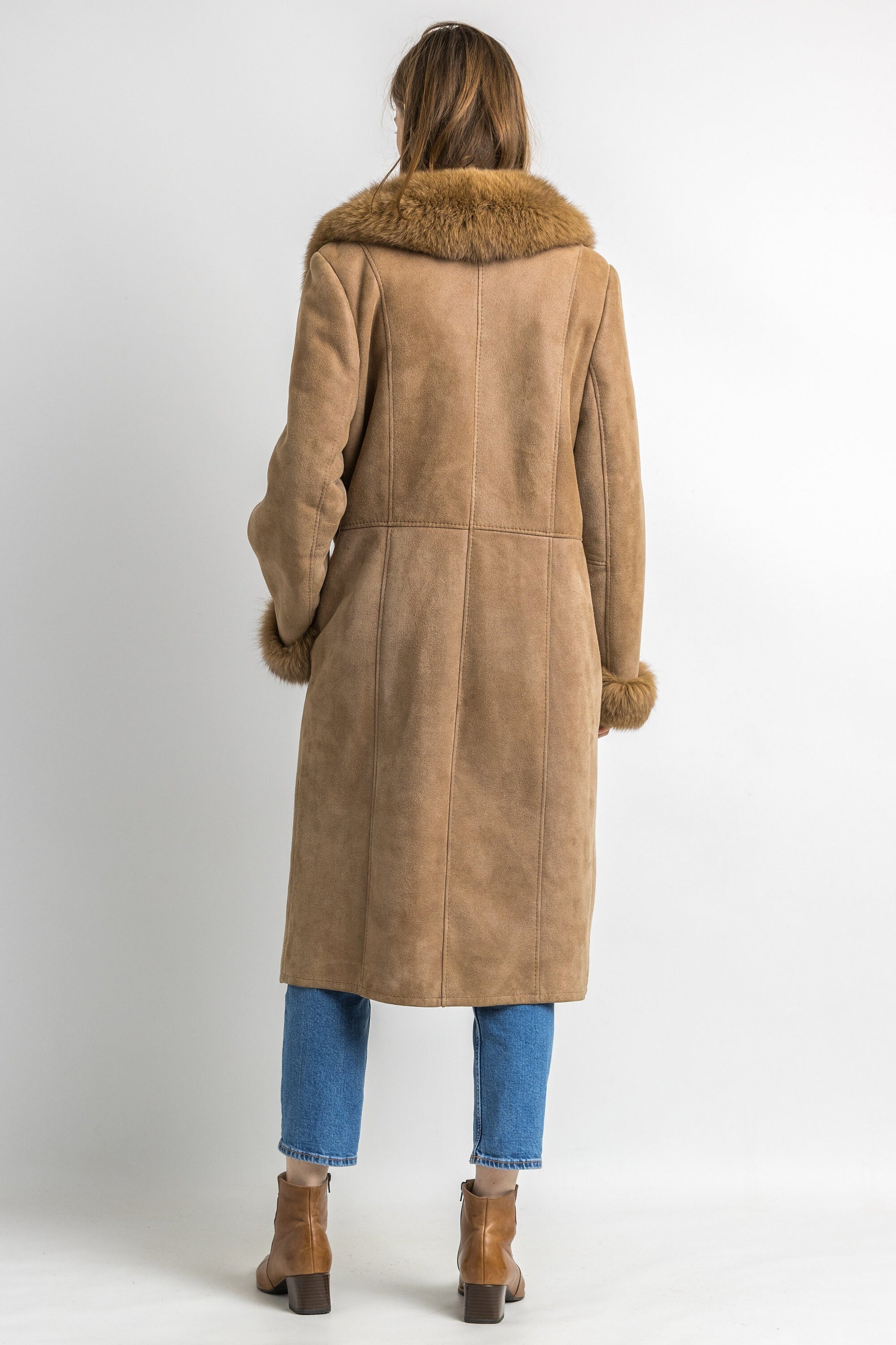 80s Vintage Suede Sheepskin Leather Shearling Fastens Coat size Medium/Vintage Leather Shearling Coat/Vintage Woman Winter Suede Coat