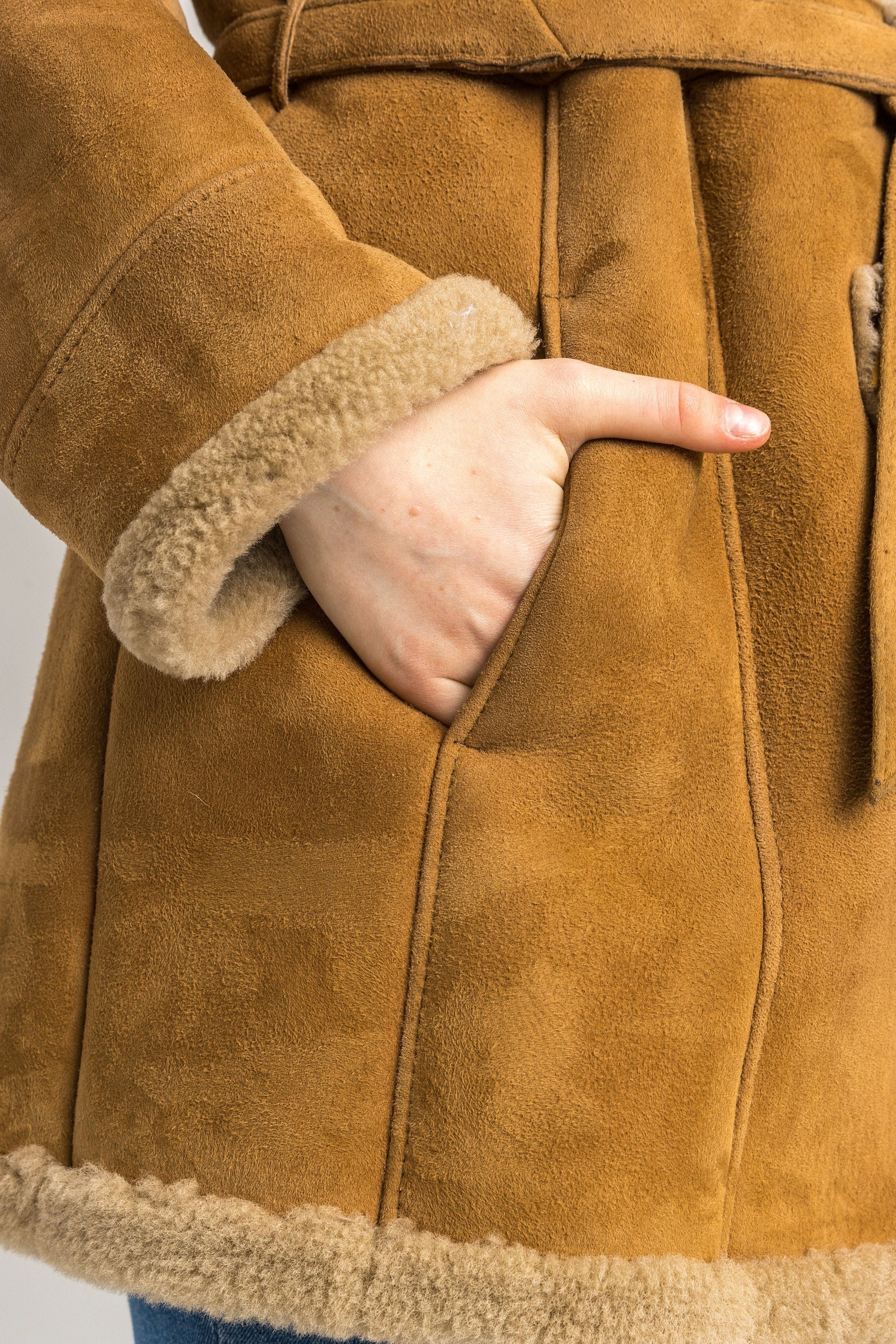 Women Sheepskin Coat 80s, Size M, Brown Suede Vintage Coat, Casual Slouchy Coat, Worn In Shearling Coat, Sustainable Winter Outerwear