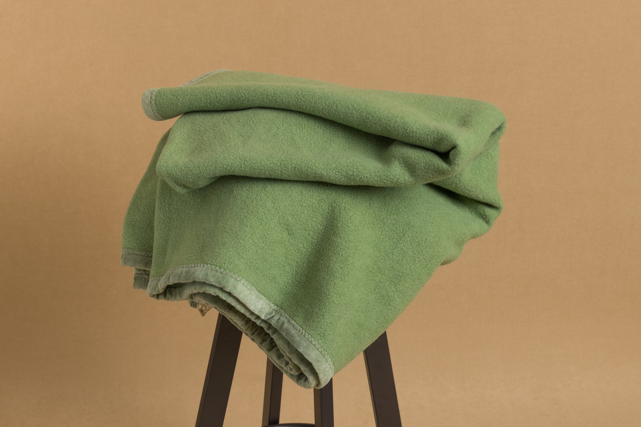 70s Vintage Wool Woolmark Escimo Light Green Heavy Blanket/ Vintage Wool Home Blanket 200 cm 150 cm