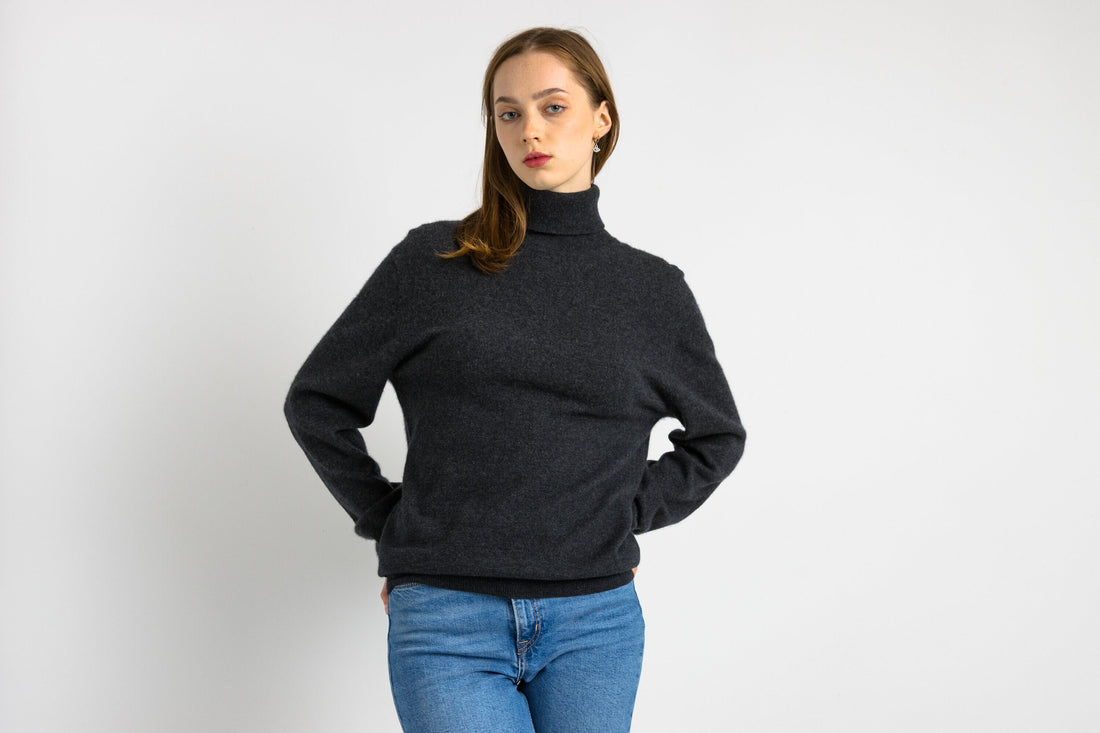 Vintage 90s Knit Sweater. Womens Jumper Cashmere Madison Jumper Minimalist TurtleNeck Sweater Knitwear Old Money 90s Sweater . size Small.