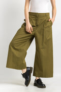 90s Max Mara Cotton Khaki Green Culottes Bermuda High Waisted Woman Midi Shorts in Khaki size 38 Small