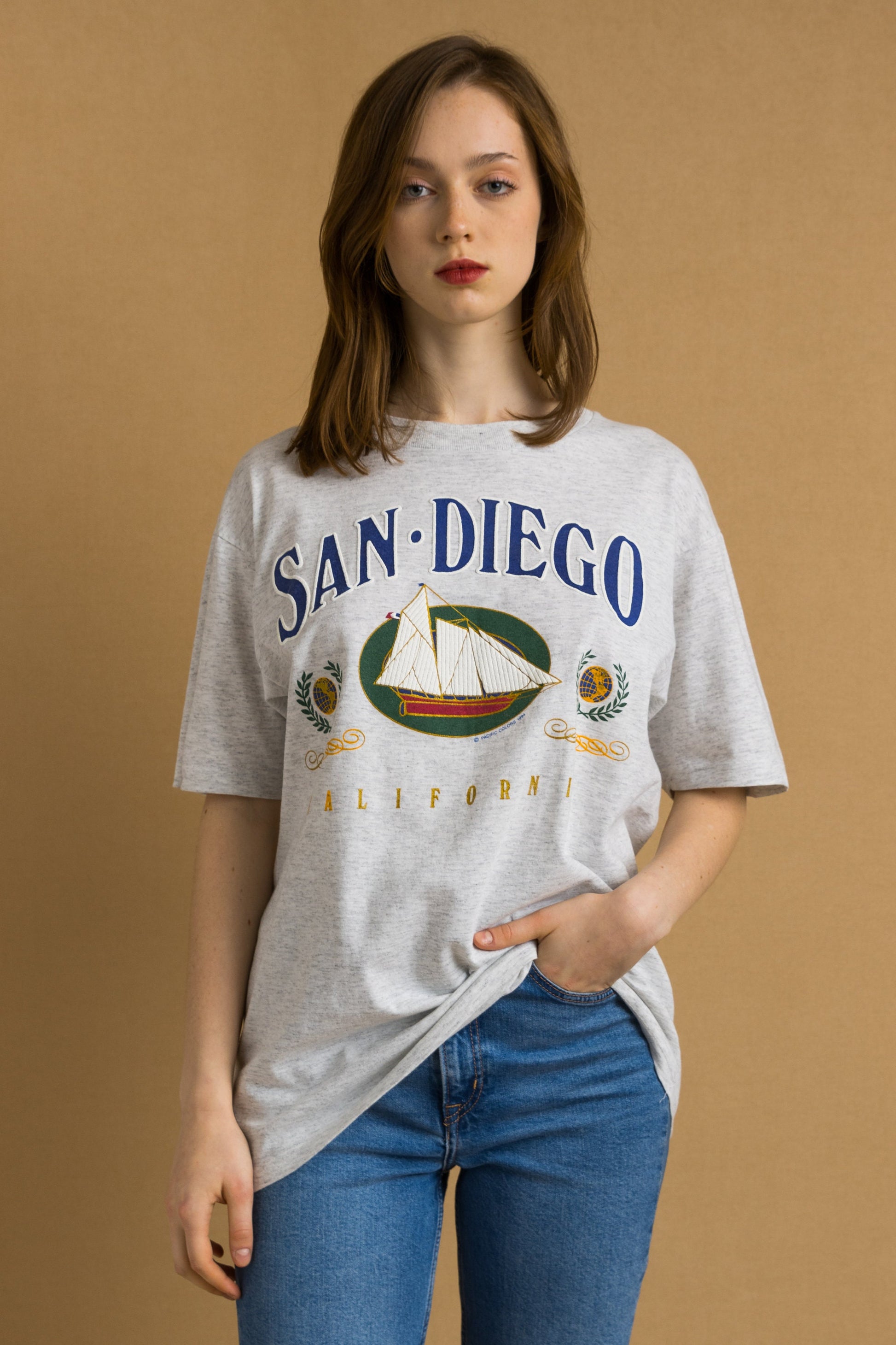 90s Vintage Gildan Tee/ San Diego made in USA Graphic T Shirt - Women's M | Vintage Gray Graphic Print Tee