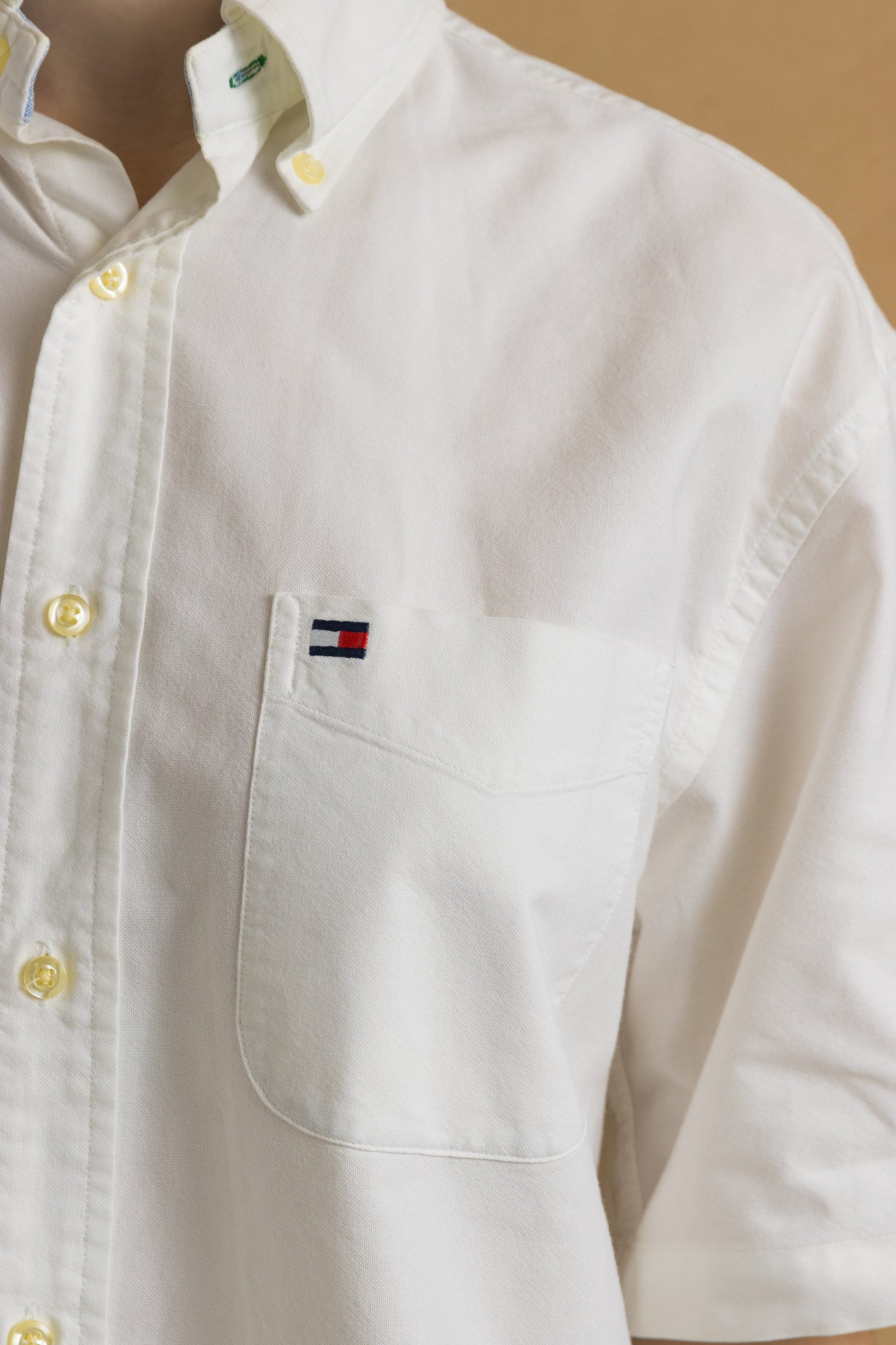 Vintage Tommy Hilfiger White Cotton Logo Short Sleeve Buttons Up Woman Shirt/ Vintage Tommy Hilfiger Unisex White Medium Woman Shirt