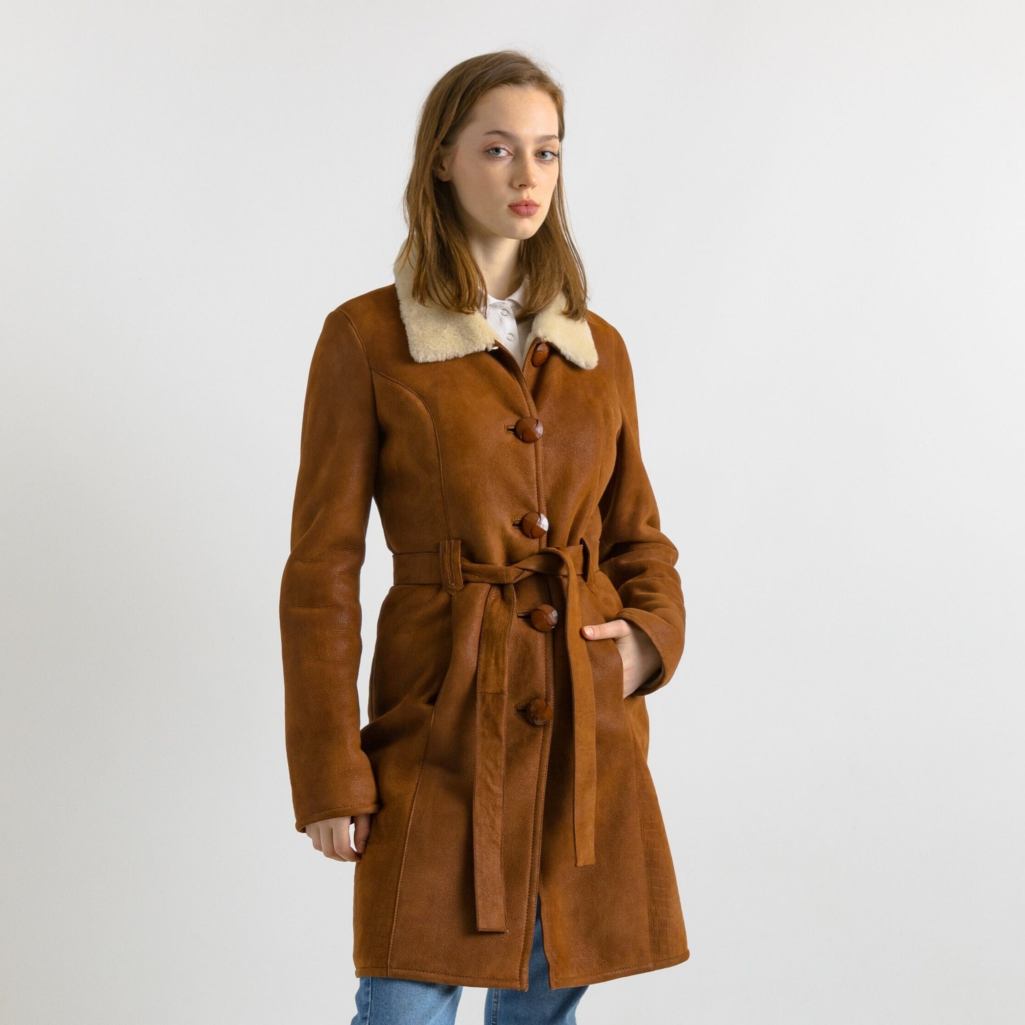 80s Vintage Suede Sheepskin Leather Shearling Fastens Coat size Medium/Vintage Leather Shearling Coat/Vintage Woman Winter Suede Coat