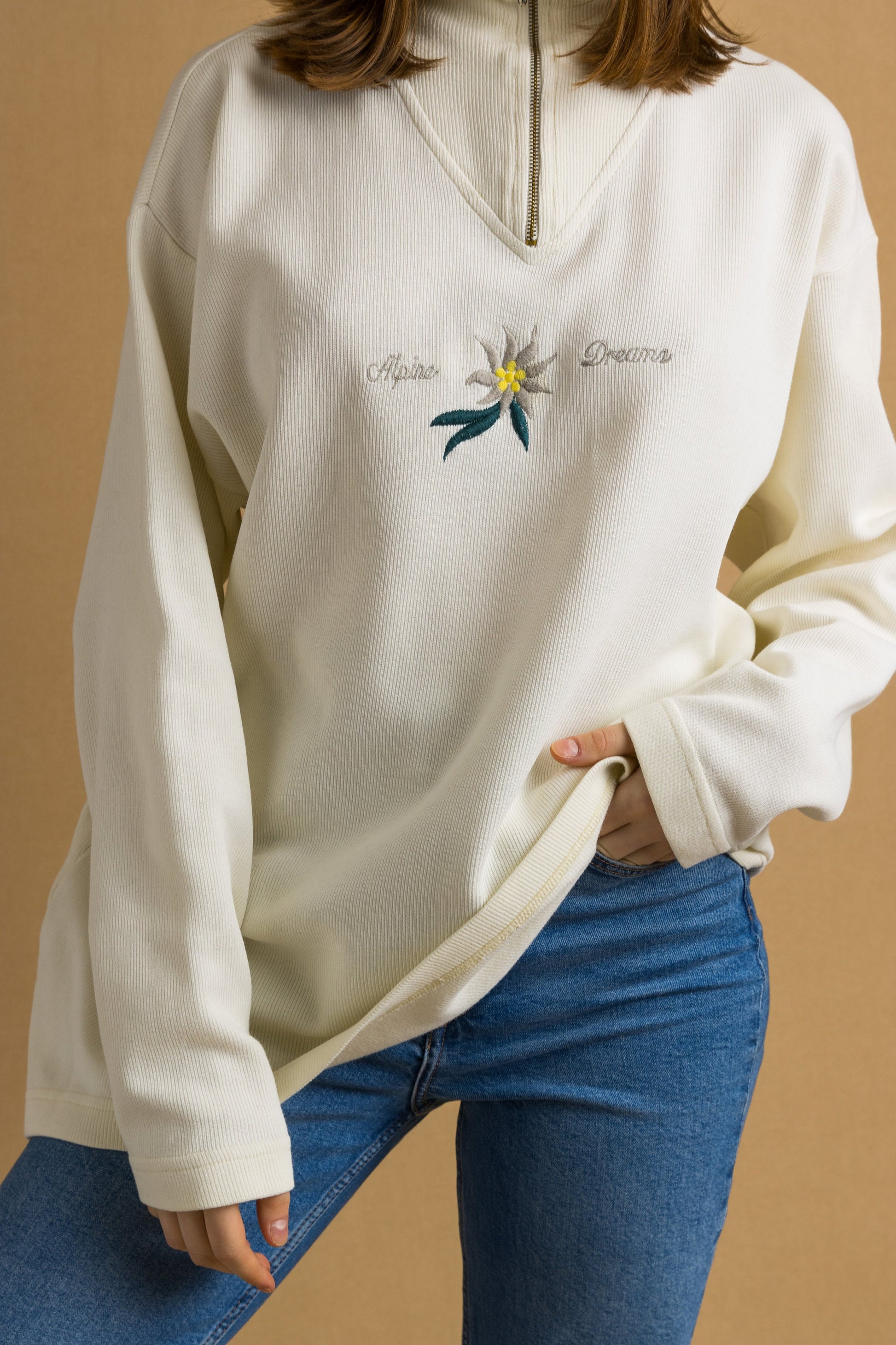 80s Vintage Embroidered Logo Floral Vintage Sweatshirt Long Sleeve Woman Vintage Print Sweater. Vintage Woman Print Jumper size L Large