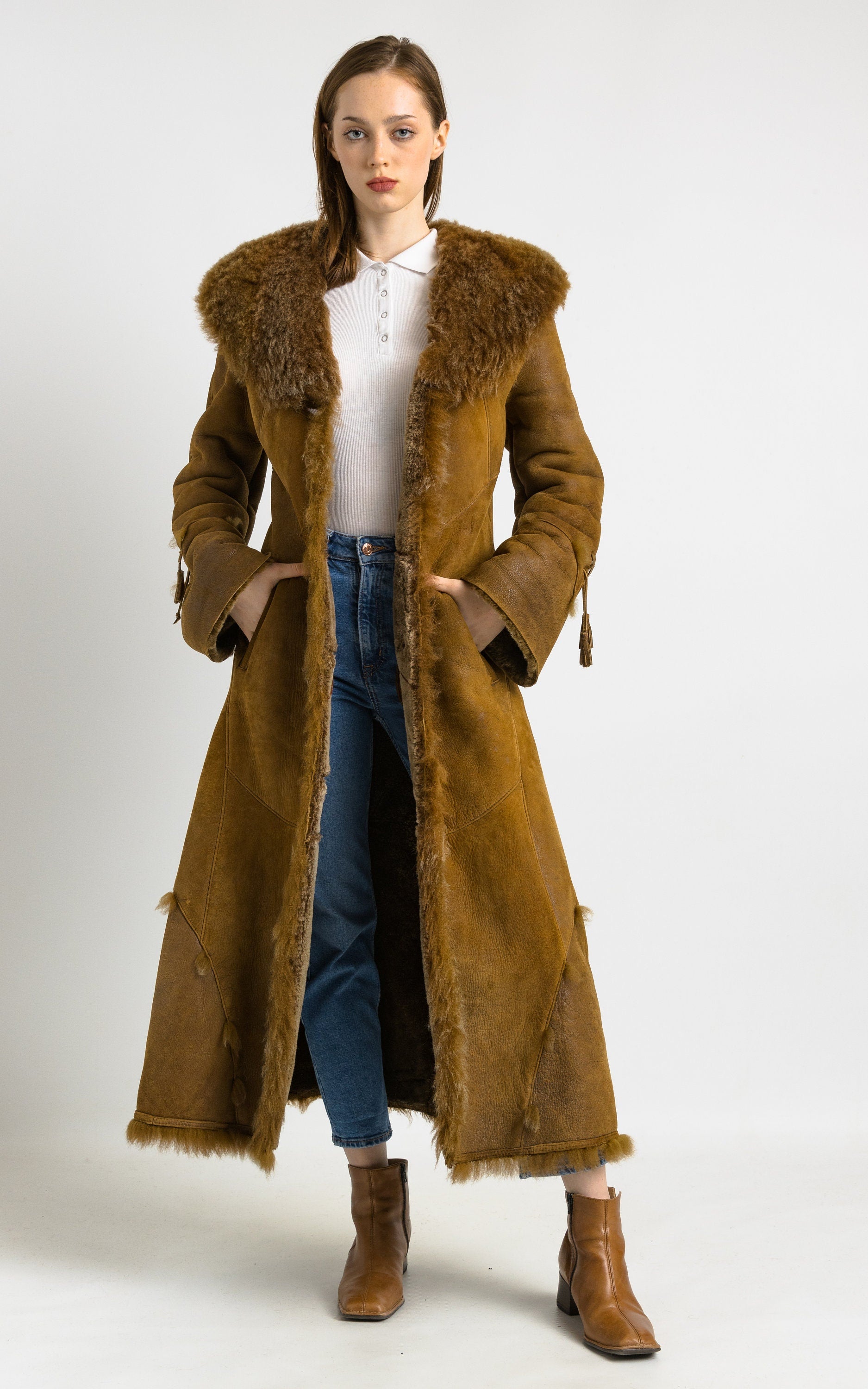 80s Vintage Suede Sheepskin Leather Shearling Fastens Coat size Small/Vintage Leather Shearling Coat/Vintage Woman Winter Suede Coat