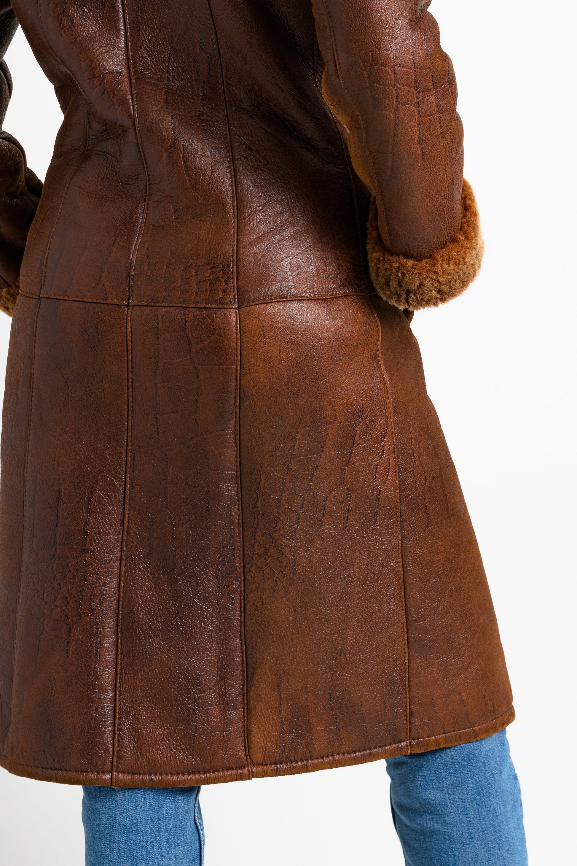 80s Vintage Suede Sheepskin Leather Shearling Fastens Coat size Small/Vintage Leather Shearling Coat/Vintage Woman Winter Suede Coat