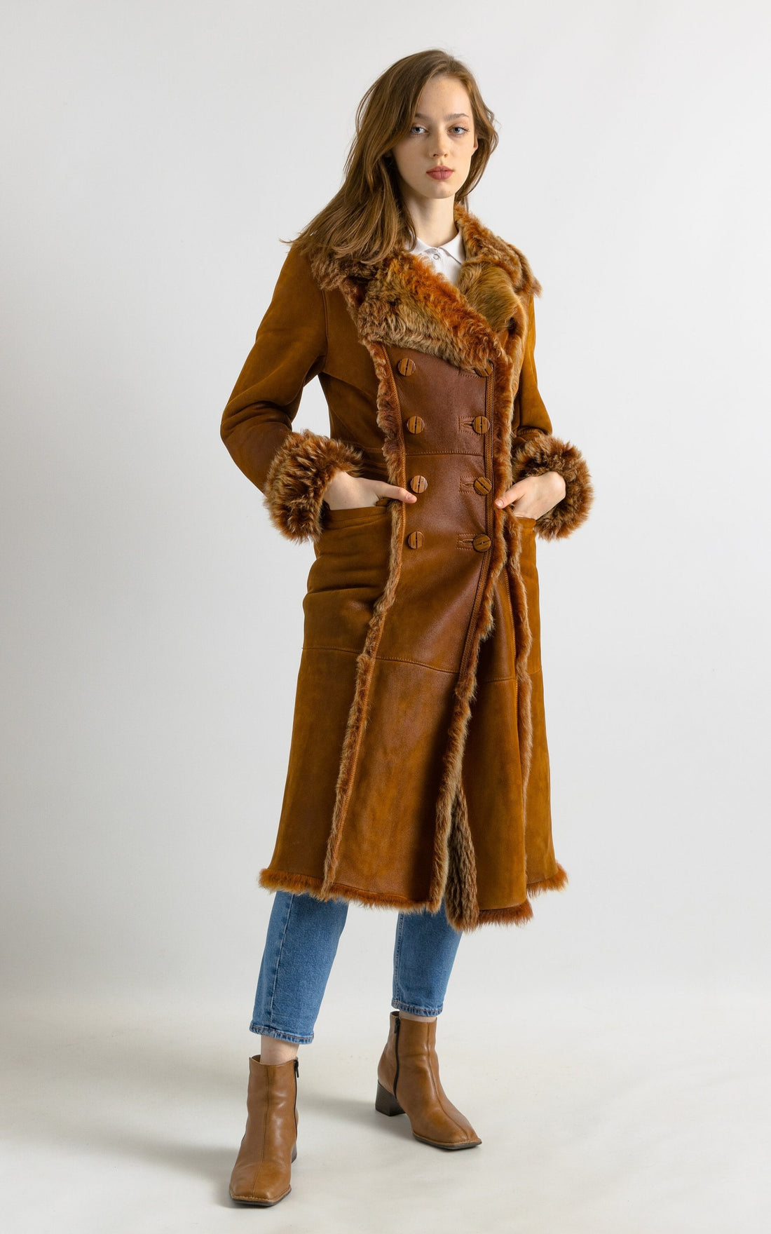 80s Vintage Suede Sheepskin Leather Shearling Fastens Coat size Small/Vintage Leather Shearling Coat/Vintage Woman Winter Suede Coat