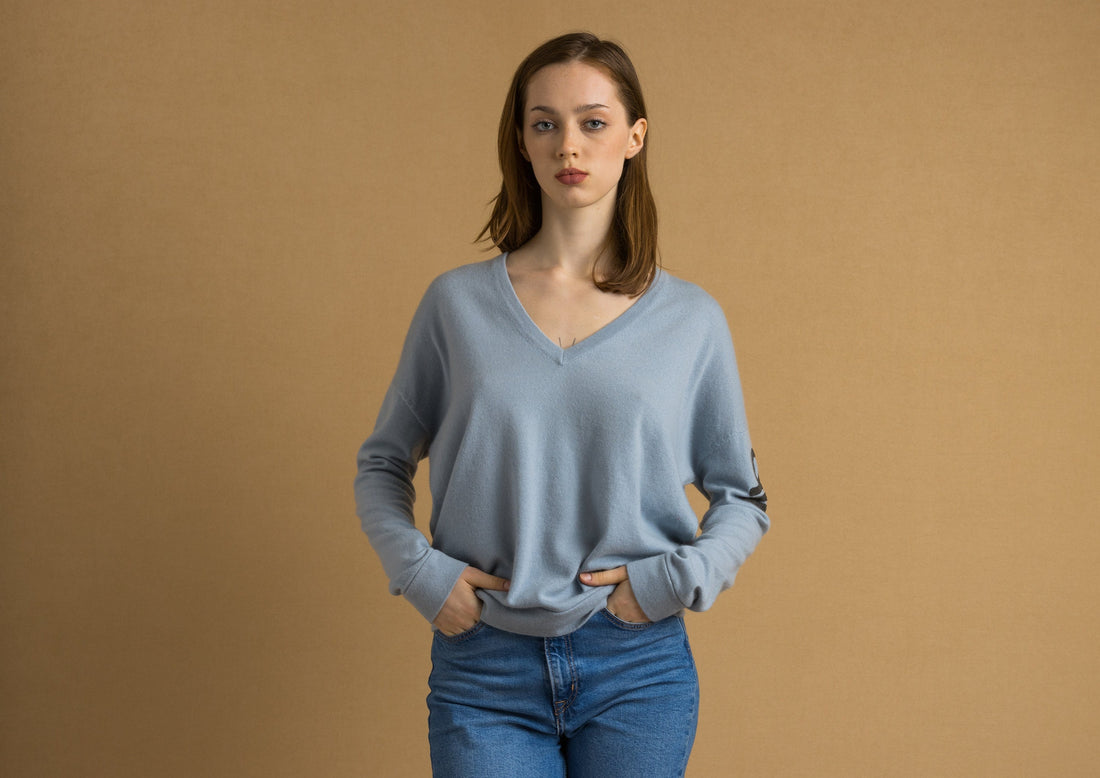 90s Vintage Woman Brunello Cucinelli Cashmere Blue V Neck Top Jumper Pullover fits L XL