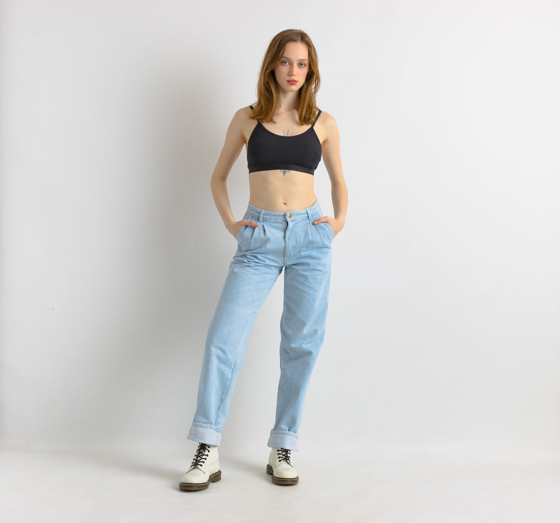 90s Vintage Woman Light Blue MOMs Denim High Waisted Denim Straight Jeans Pants Trousers Size M Girlfriend Gift/ Vintage Jeans