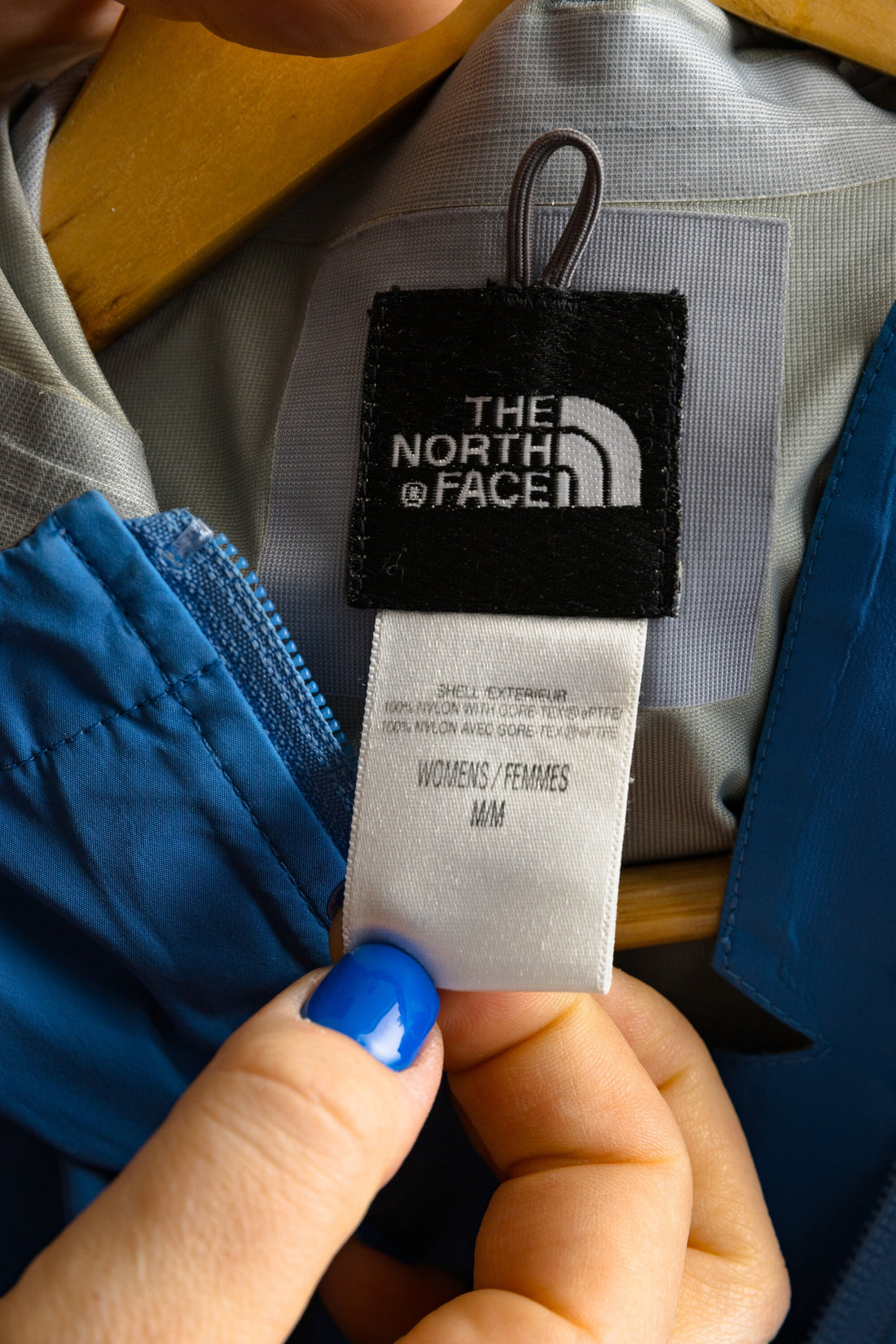 VINTAGE The North Face Gore Tex Jacket size Medium Womens Blue Fall Jacket