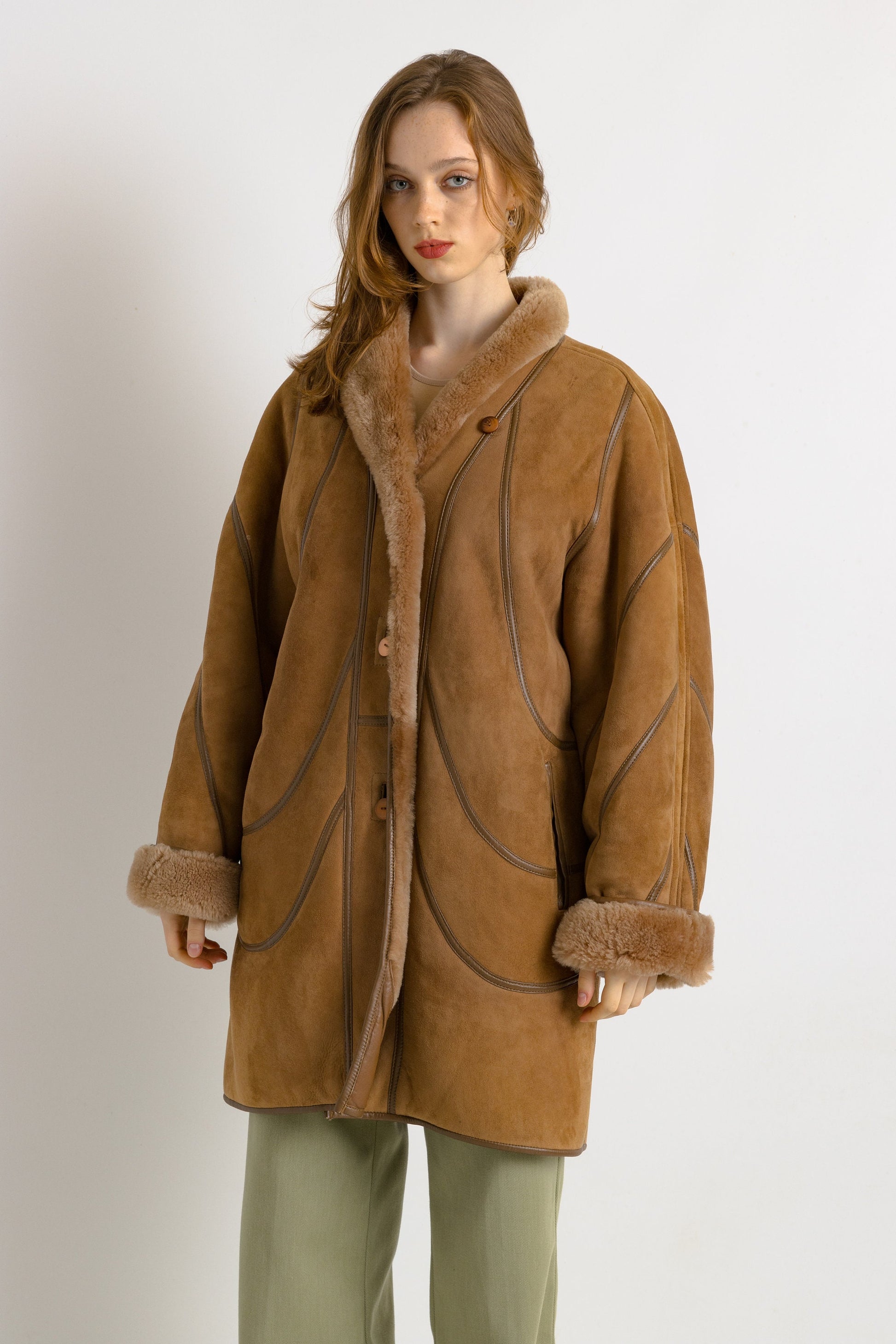 80s Vintage Suede Sheepskin Leather Shearling Fastens Coat size Medium/Vintage Leather Shearling Coat/Vintage Woman Winter Suede Coat