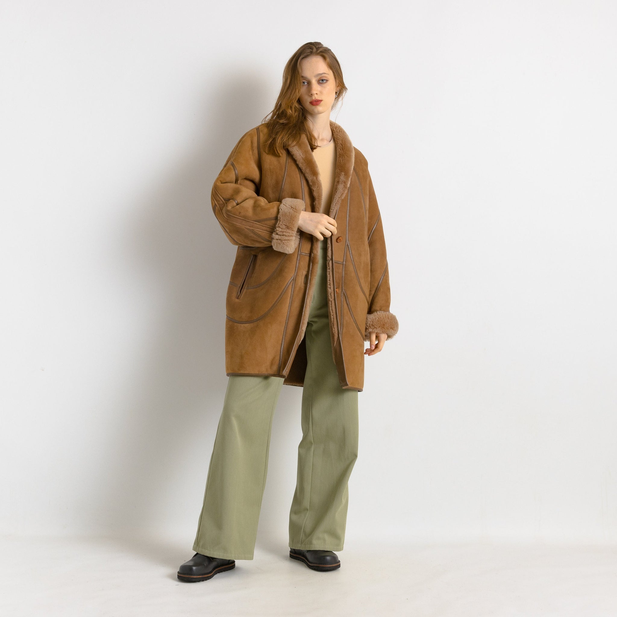 80s Vintage Suede Sheepskin Leather Shearling Fastens Coat size Medium/Vintage Leather Shearling Coat/Vintage Woman Winter Suede Coat