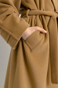 80s Woman Preloved Beige Camel made in Italy Overcoat Long Maxi Fall Beige Coat size Large