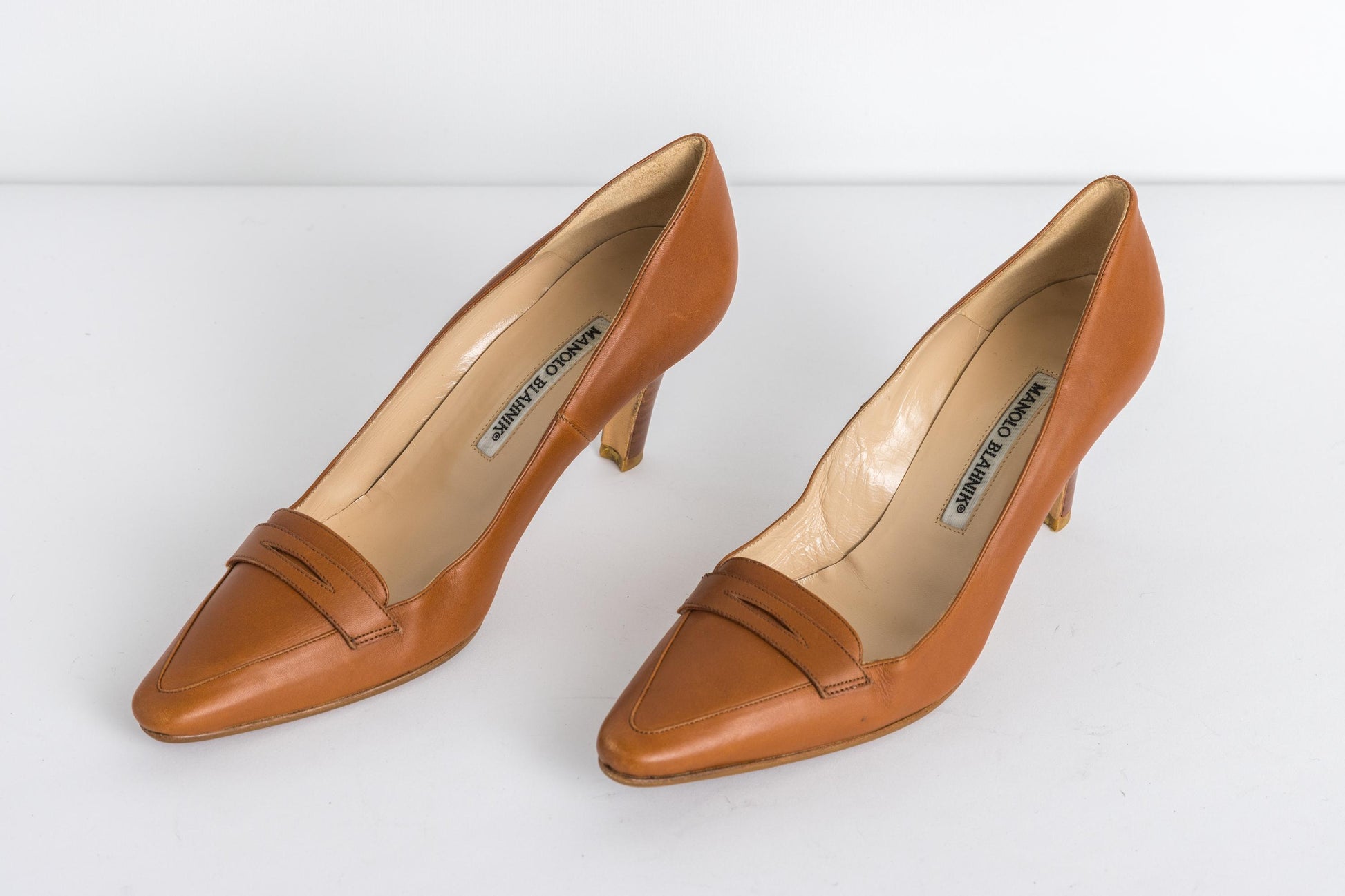 MANOLO BLAHNIK vintage 2000 high heel pumps- sand and tan leather-woman size 37 1/2