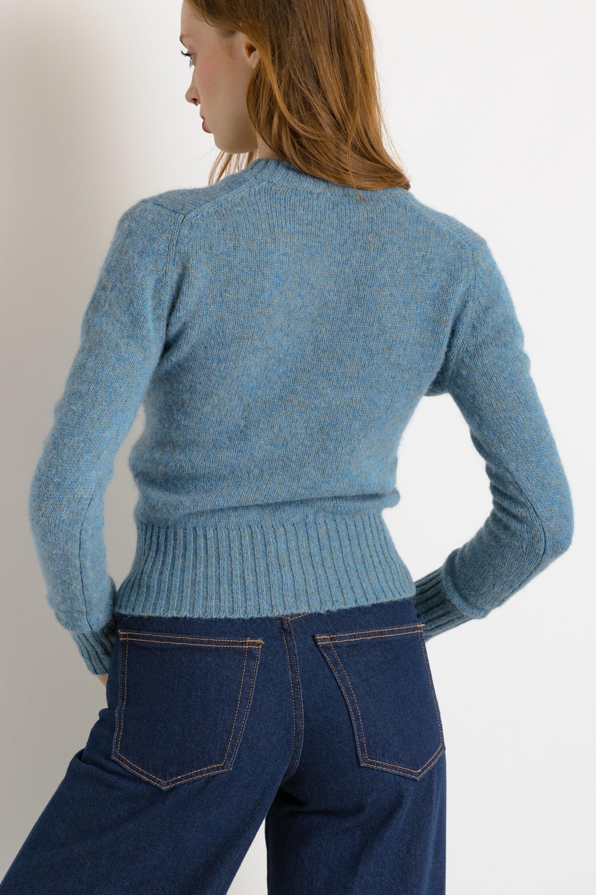 80s Vintage Woman 100% Shetland Wool Blue V neck Retro Woman Jumper Sweater Top in XS Small/ Vintage Woman Wool Jumper Sweater 4350