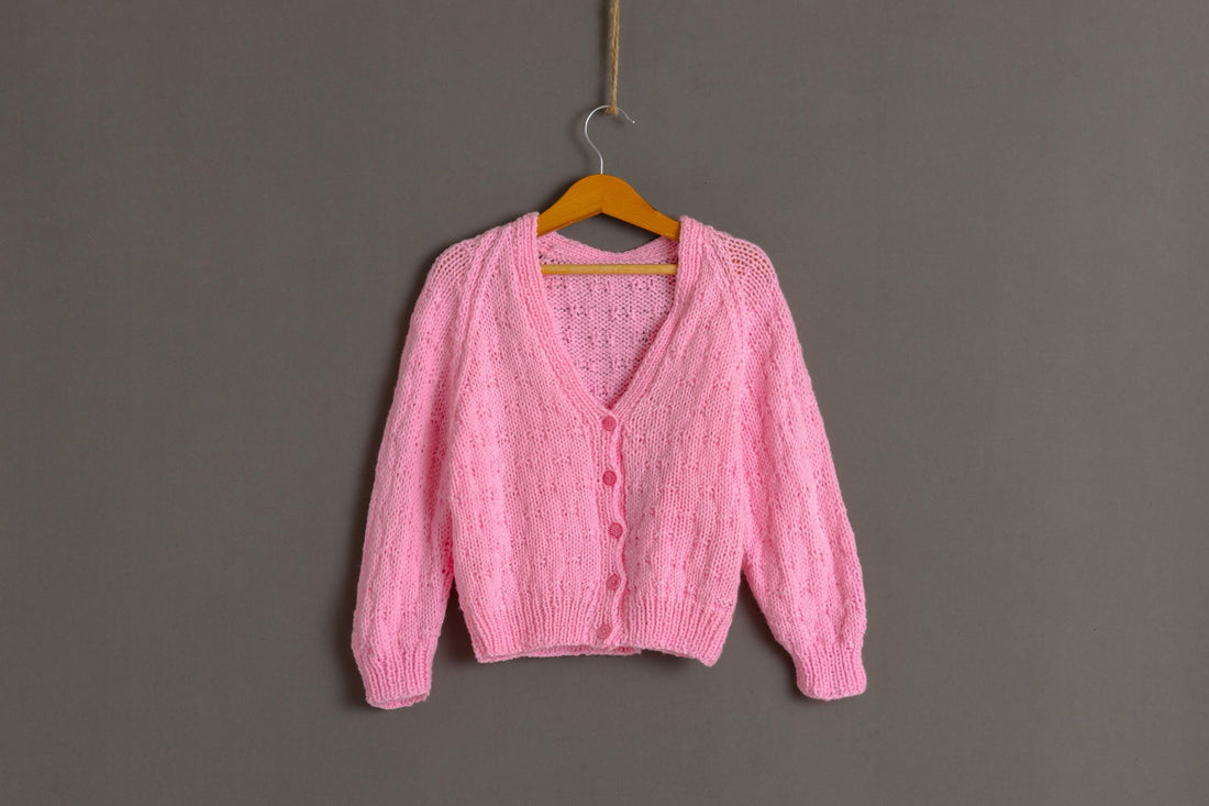 Preloved Vintage Kids Girl Pink Knitted Buttos Up Cardigan size 5 years 110 cm