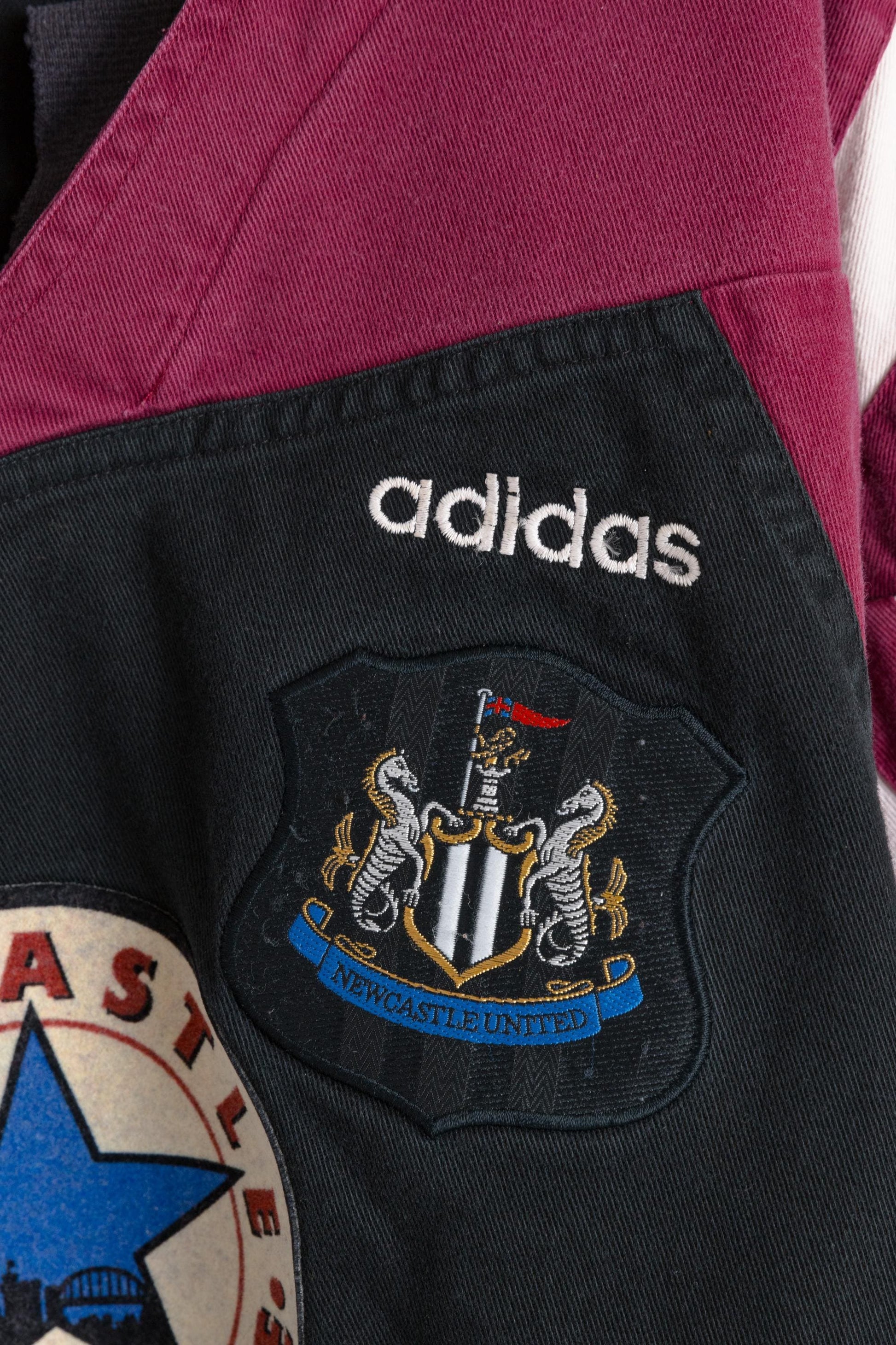 ADIDAS 1990s vintage boys girls newcastle jumper/ Kids ADIDAS sweatshirt/ 3-stripes maroon/US 8T 128 cm