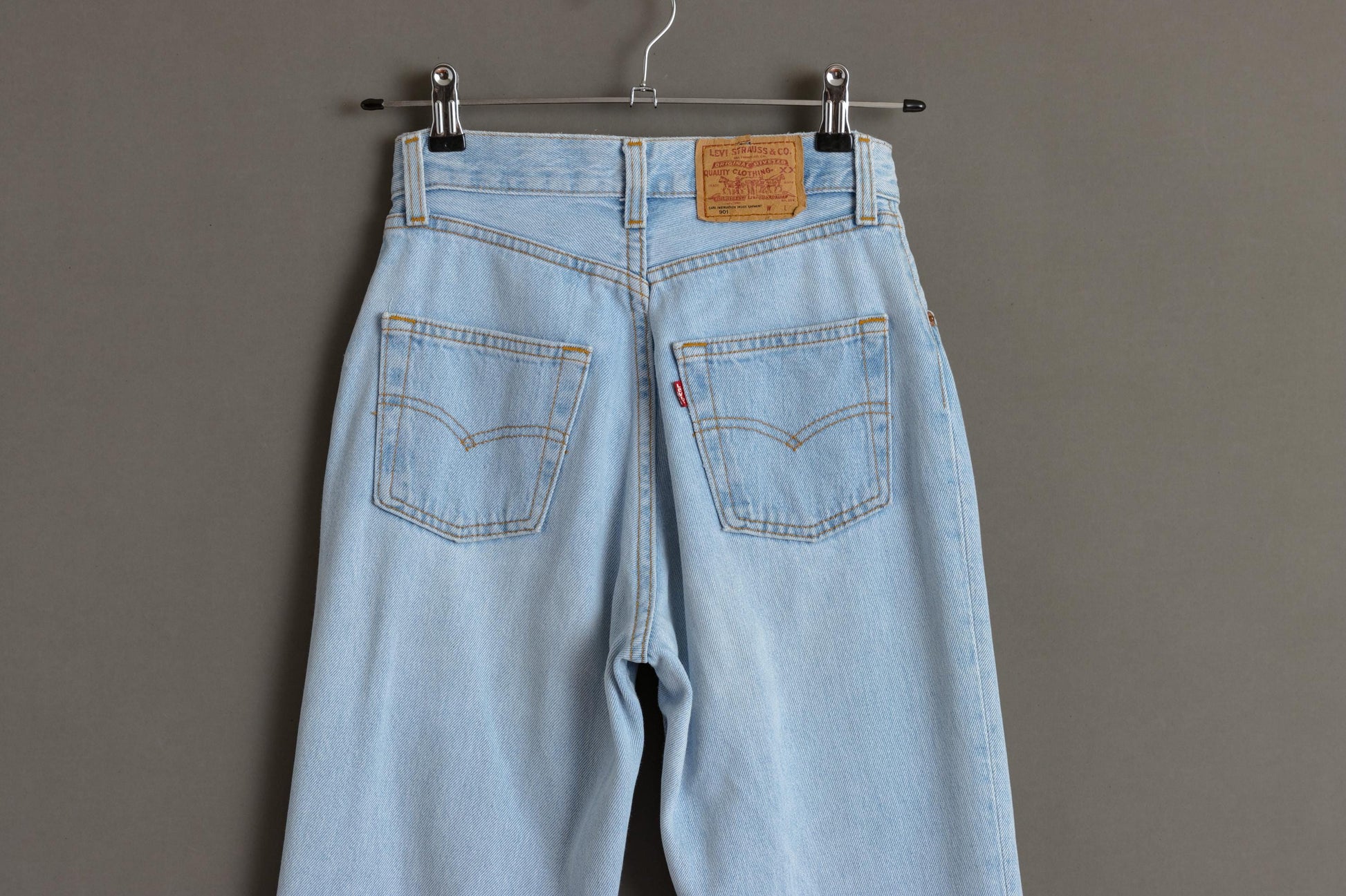 Levis 901 Jeans 90s 901 Skinny Leg Jeans High Waisted Rise Relaxed Boyfriend Retro Levi Strauss Denim Pants Vintage 1990s sz Xsmall