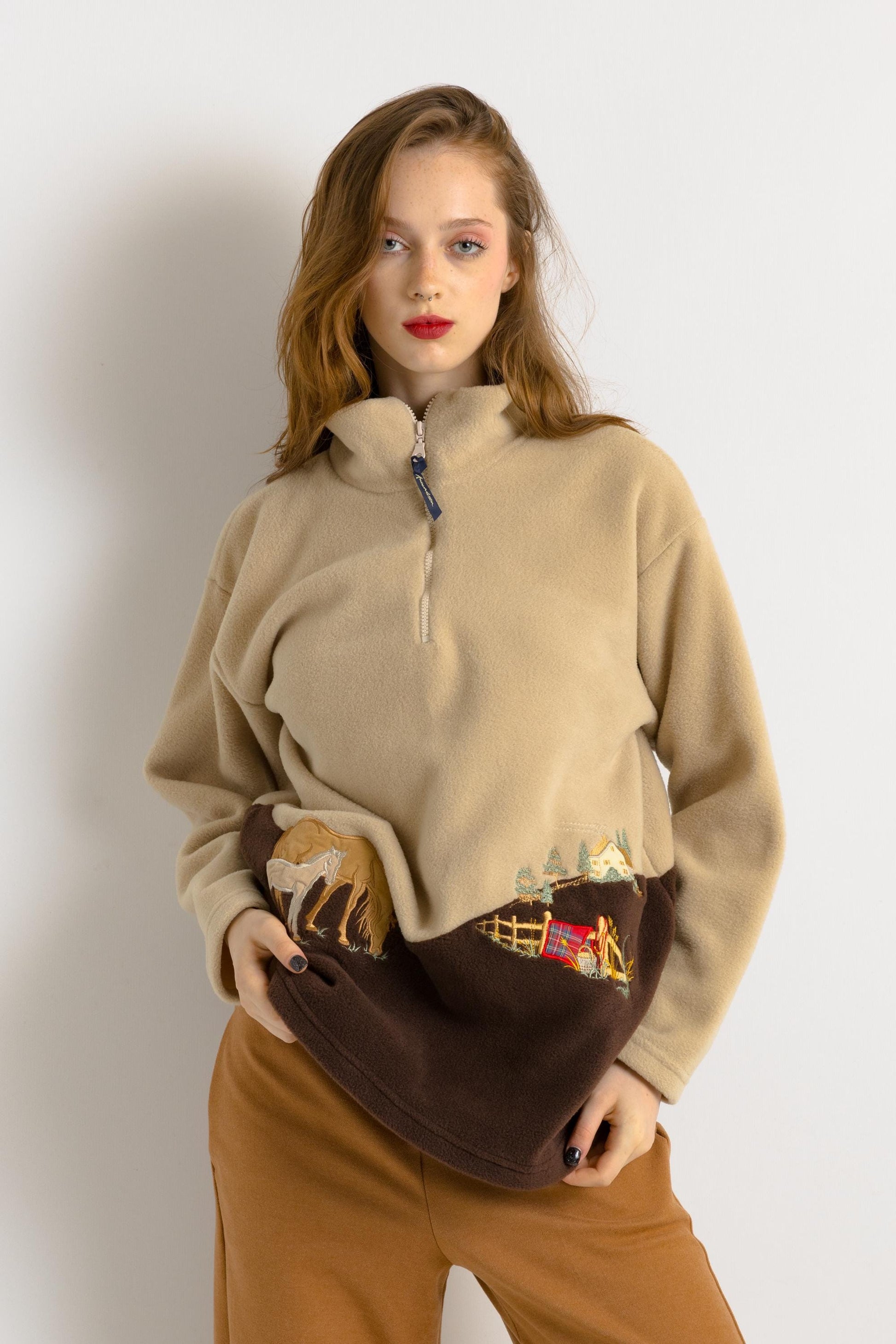 80s Farm Embroidered Horse Fleece Pullover - Small | Vintage Beige Raglan Sleeve Graphic Pullover