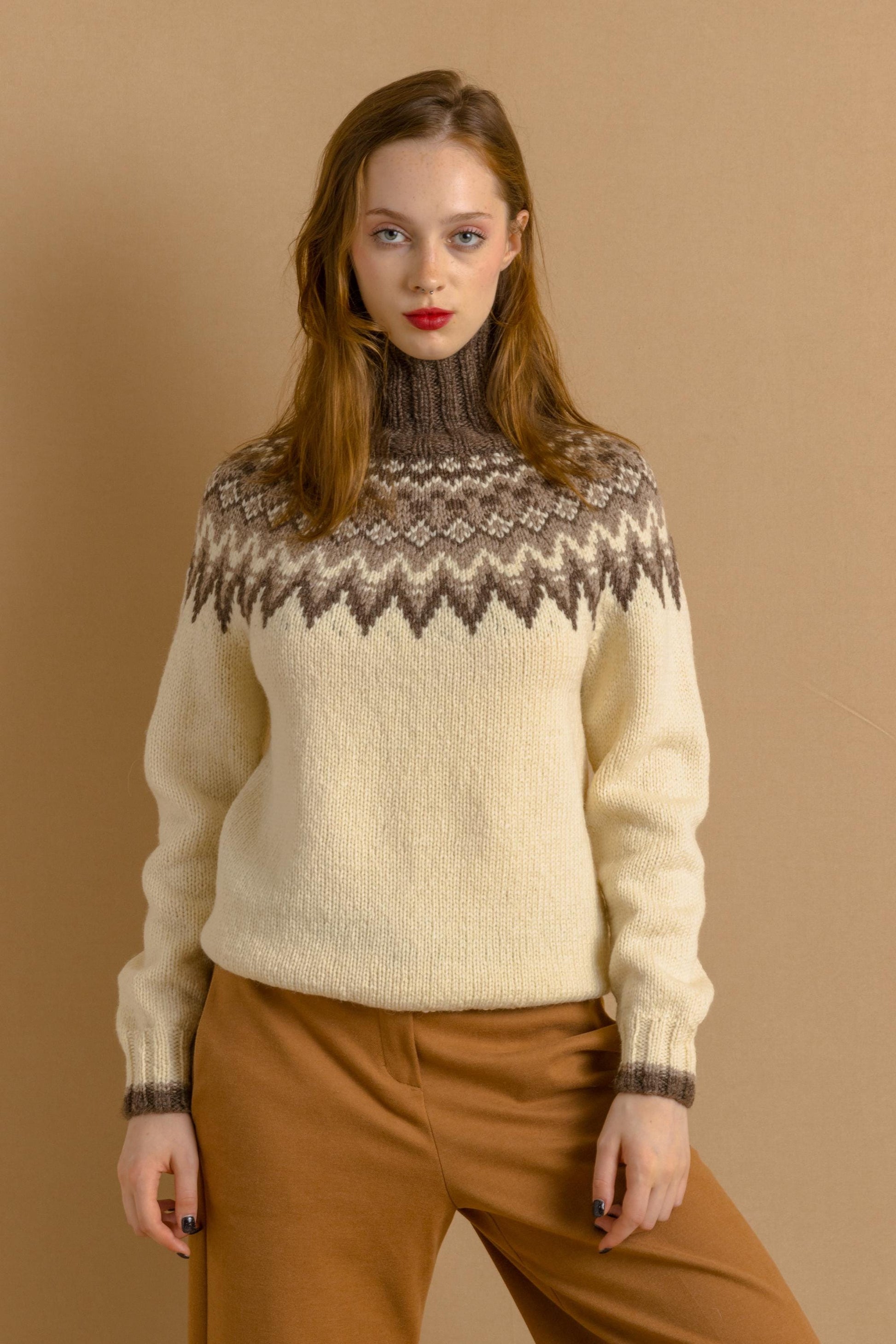 70s Vintage Iceland Norway Knitwear Handknitted Crew Neck Beige Brown Ornament Wool Jumper Sweater size Small