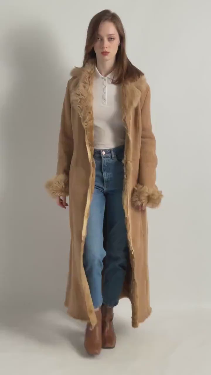 80s Vintage Suede Sheepskin Leather Shearling Fastens Coat size Small/Vintage Leather Shearling Coat/Vintage Woman Winter Suede Coat